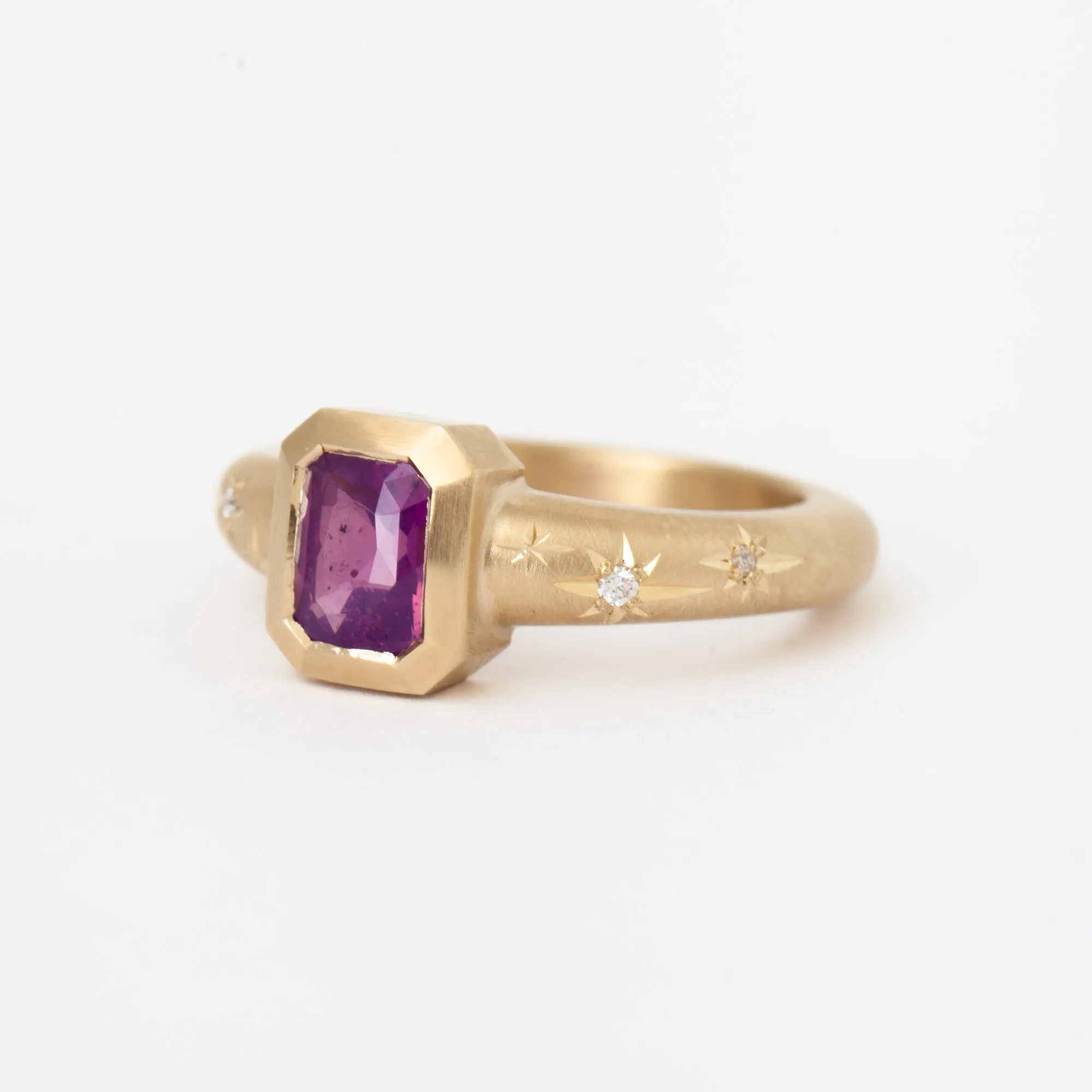 1.15 ct Pink Sapphire Cosmic Solitaire
