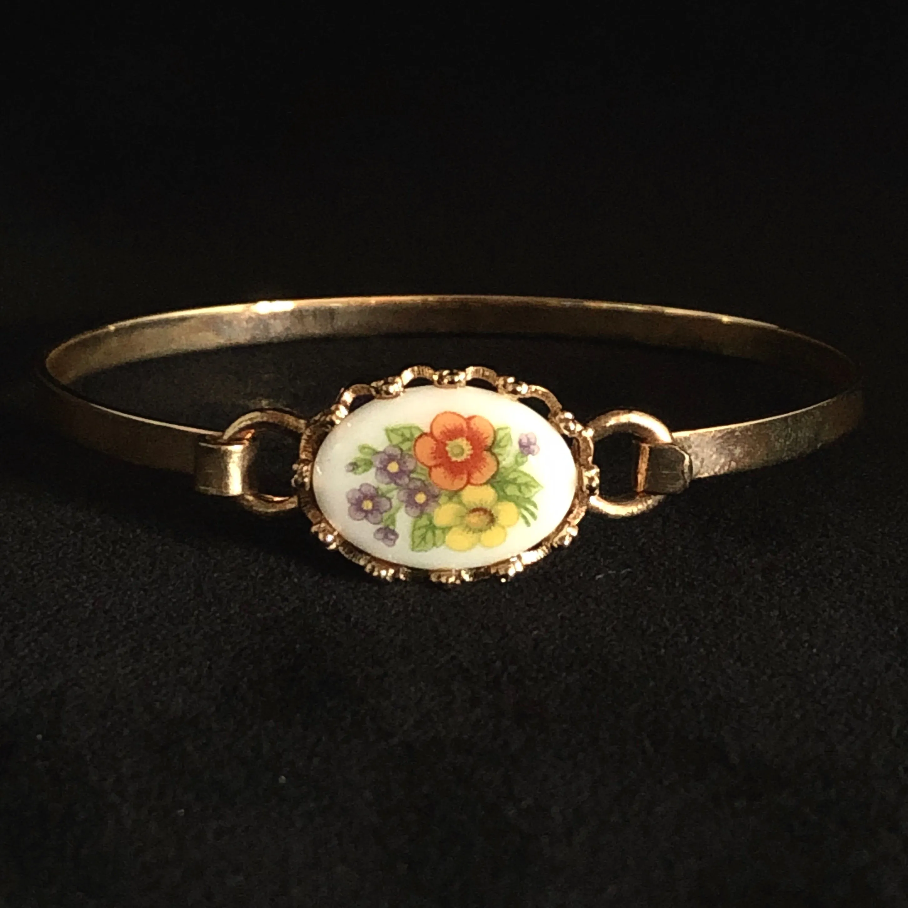1975 Avon French Flowers Bracelet