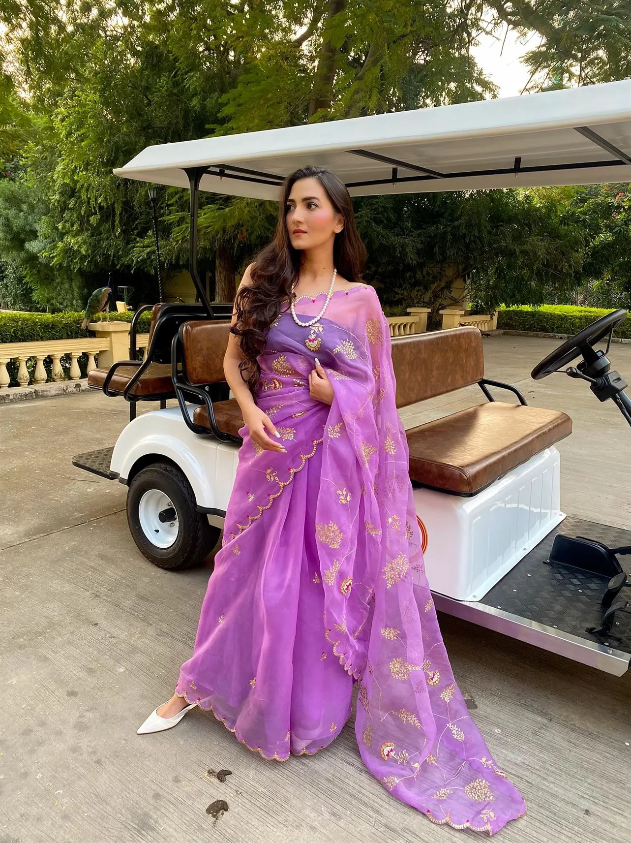 Aarti Sethia Studio    I   Purple Hand Embroidered Gota Patti Jaal Saree Set