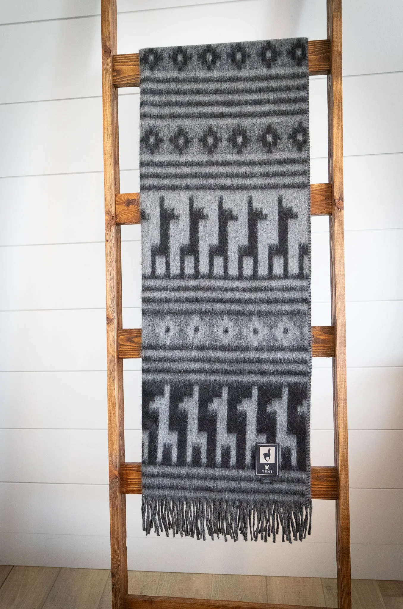 Alpaca Wool Throw Blanket - Alpaca Design (Black)