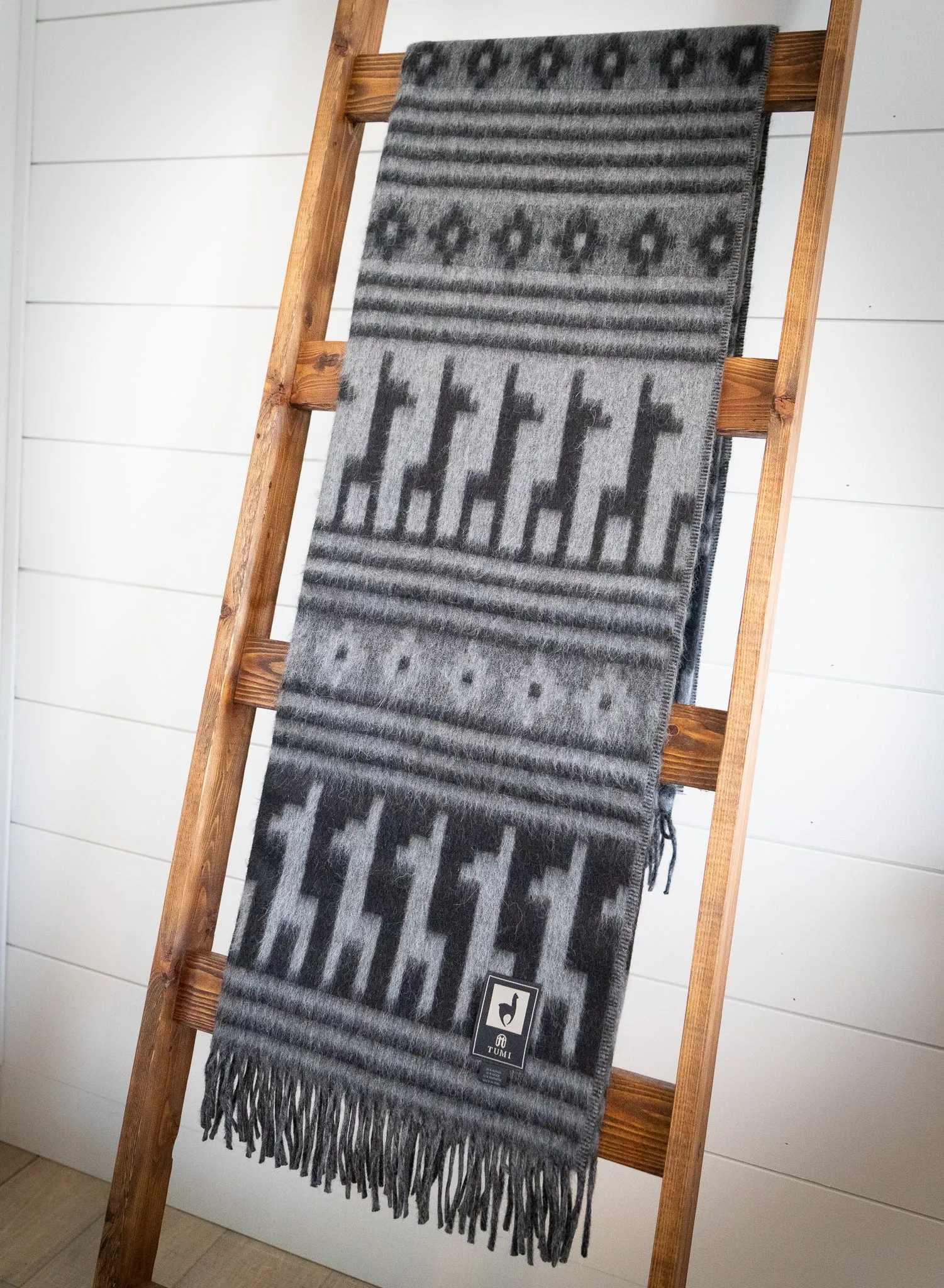 Alpaca Wool Throw Blanket - Alpaca Design (Black)