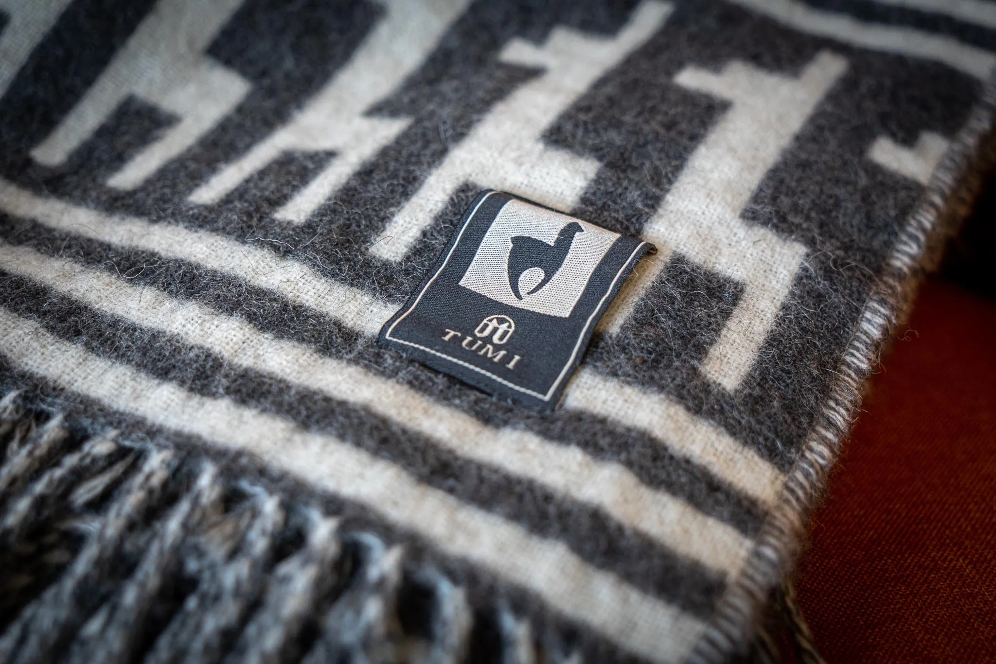 Alpaca Wool Throw Blanket - Alpaca Design (Grey)