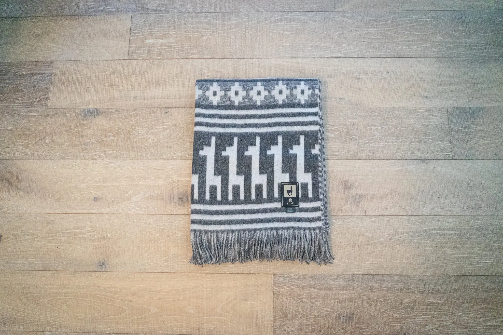 Alpaca Wool Throw Blanket - Alpaca Design (Grey)