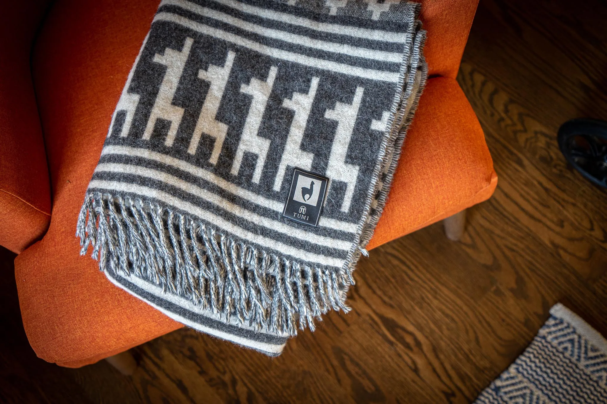 Alpaca Wool Throw Blanket - Alpaca Design (Grey)