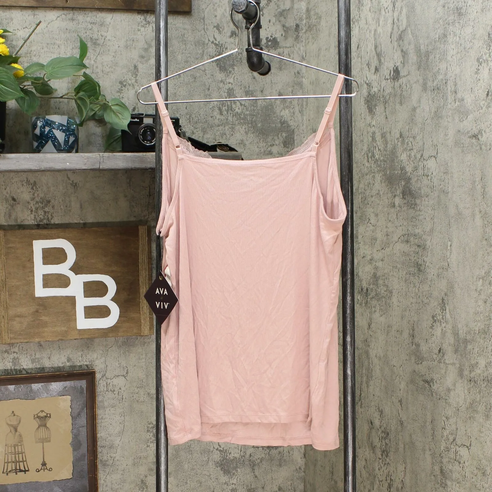 Ava & Viv Women's Plus Size V-Neck Lace Tank Top