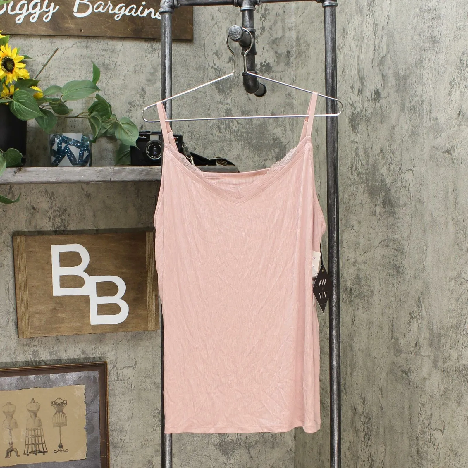 Ava & Viv Women's Plus Size V-Neck Lace Tank Top