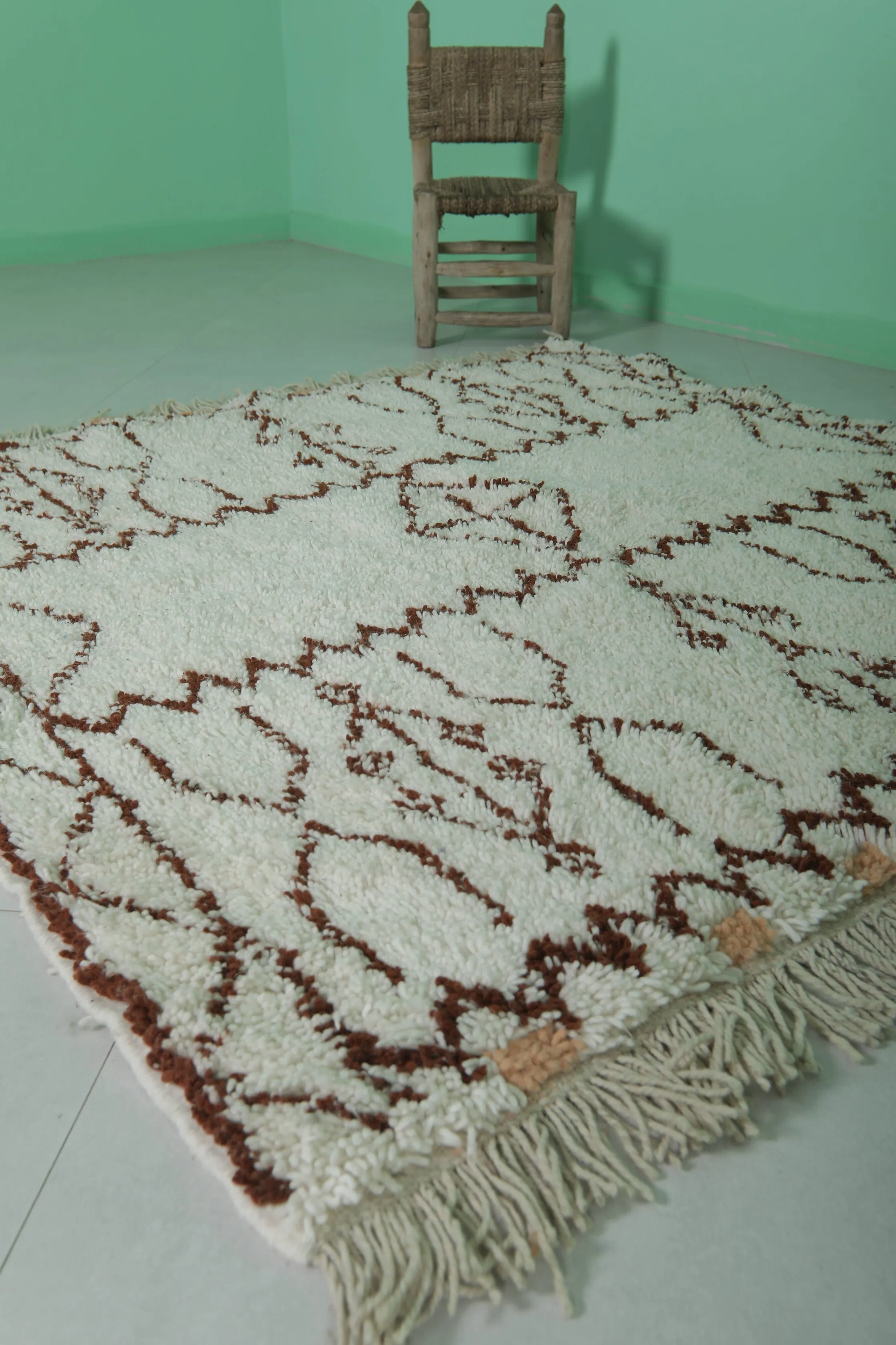 Azilal Moroccan Wool Rug - 5.1 x 5.1 Feet | Traditional Berber Design