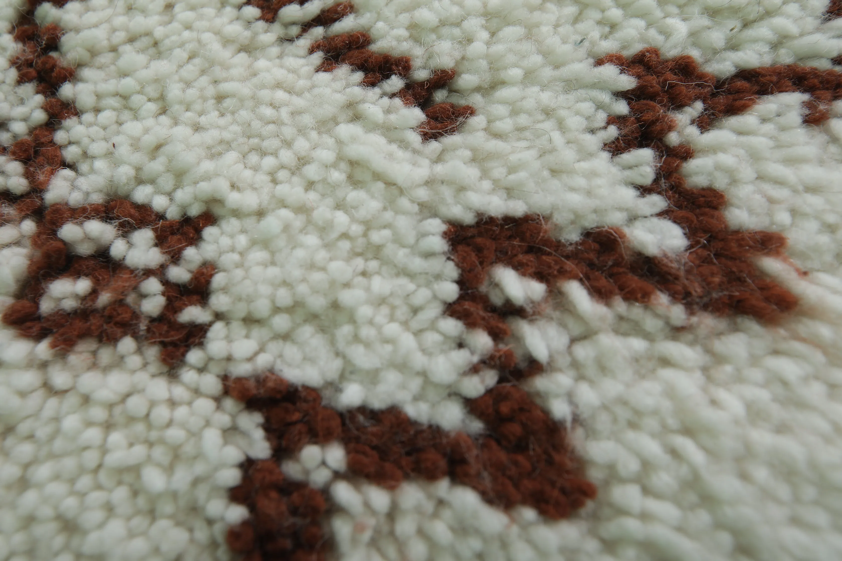 Azilal Moroccan Wool Rug - 5.1 x 5.1 Feet | Traditional Berber Design