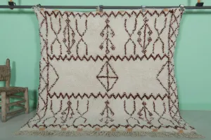 Azilal Moroccan Wool Rug - 5.1 x 5.1 Feet | Traditional Berber Design