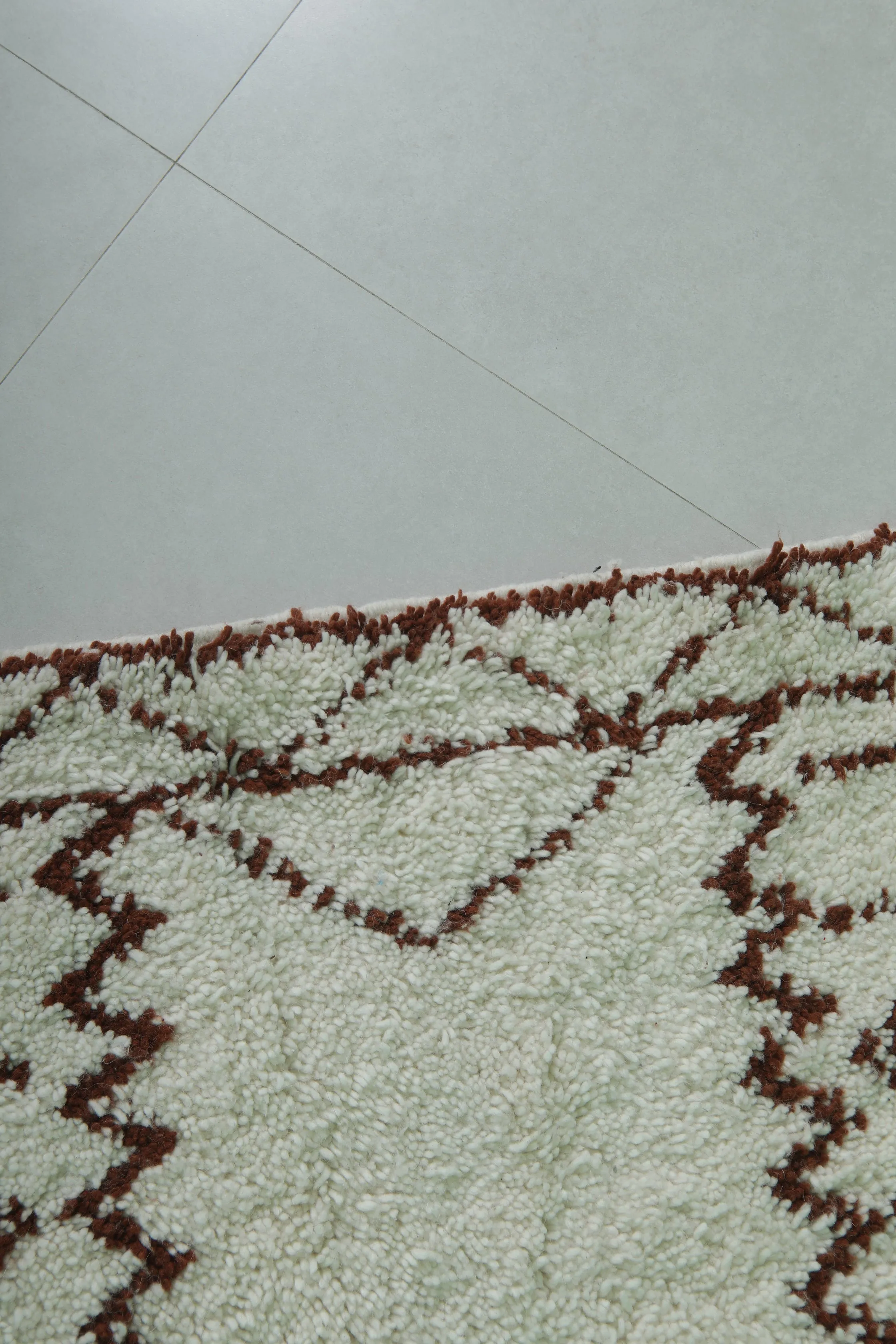Azilal Moroccan Wool Rug - 5.1 x 5.1 Feet | Traditional Berber Design