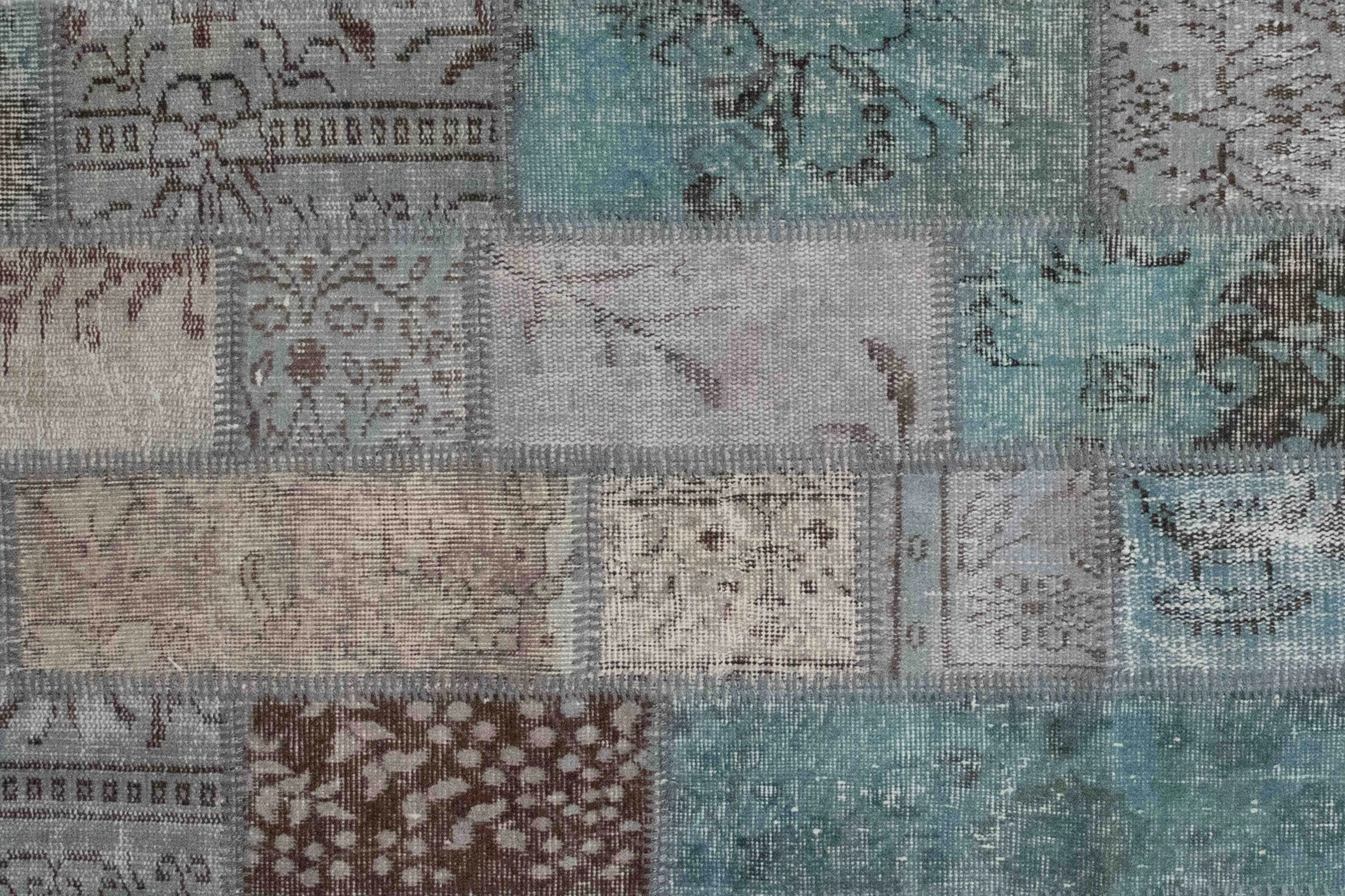 Balya <br> (2'7" x 9'10")