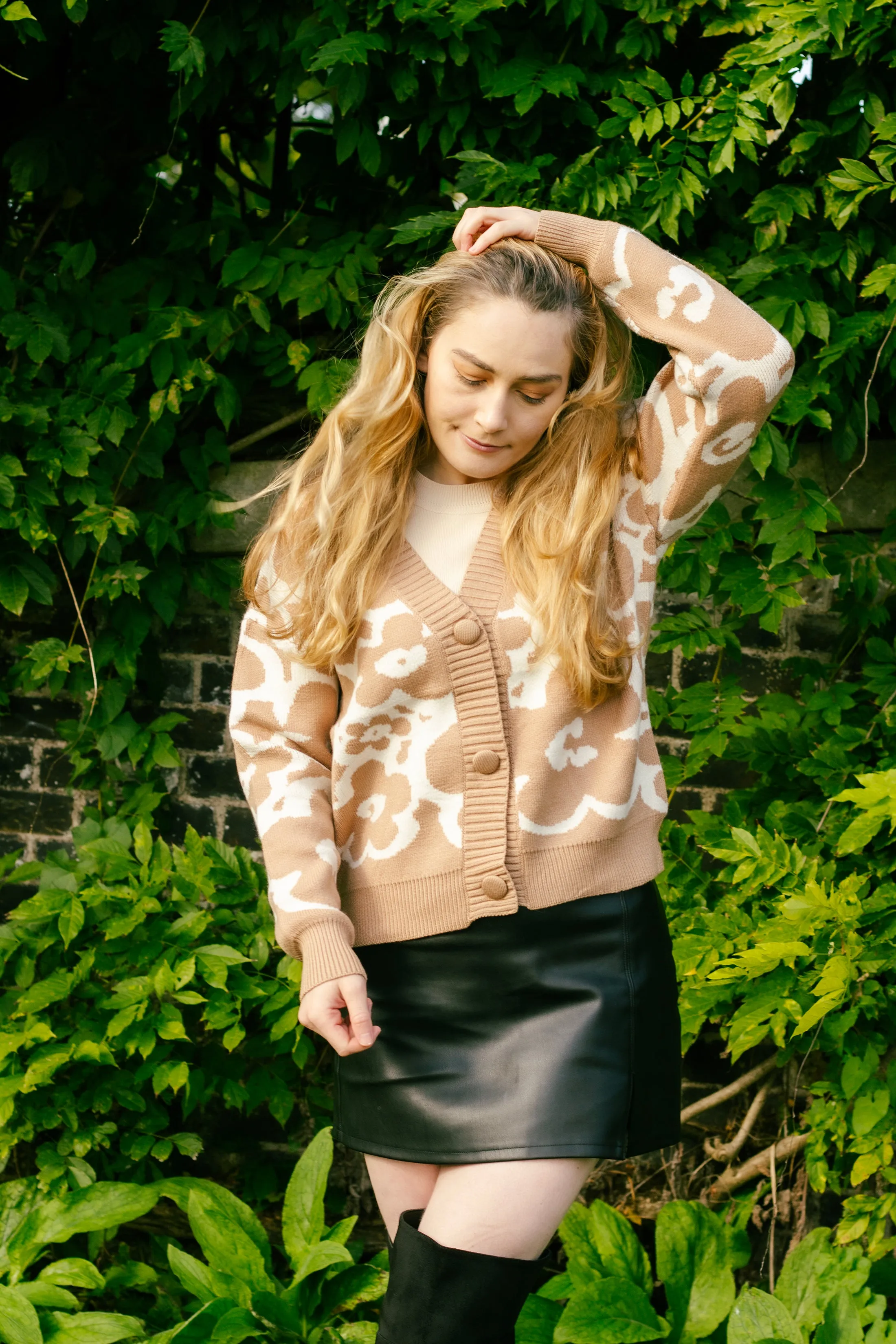 Bold Floral Outline Print Cardigan