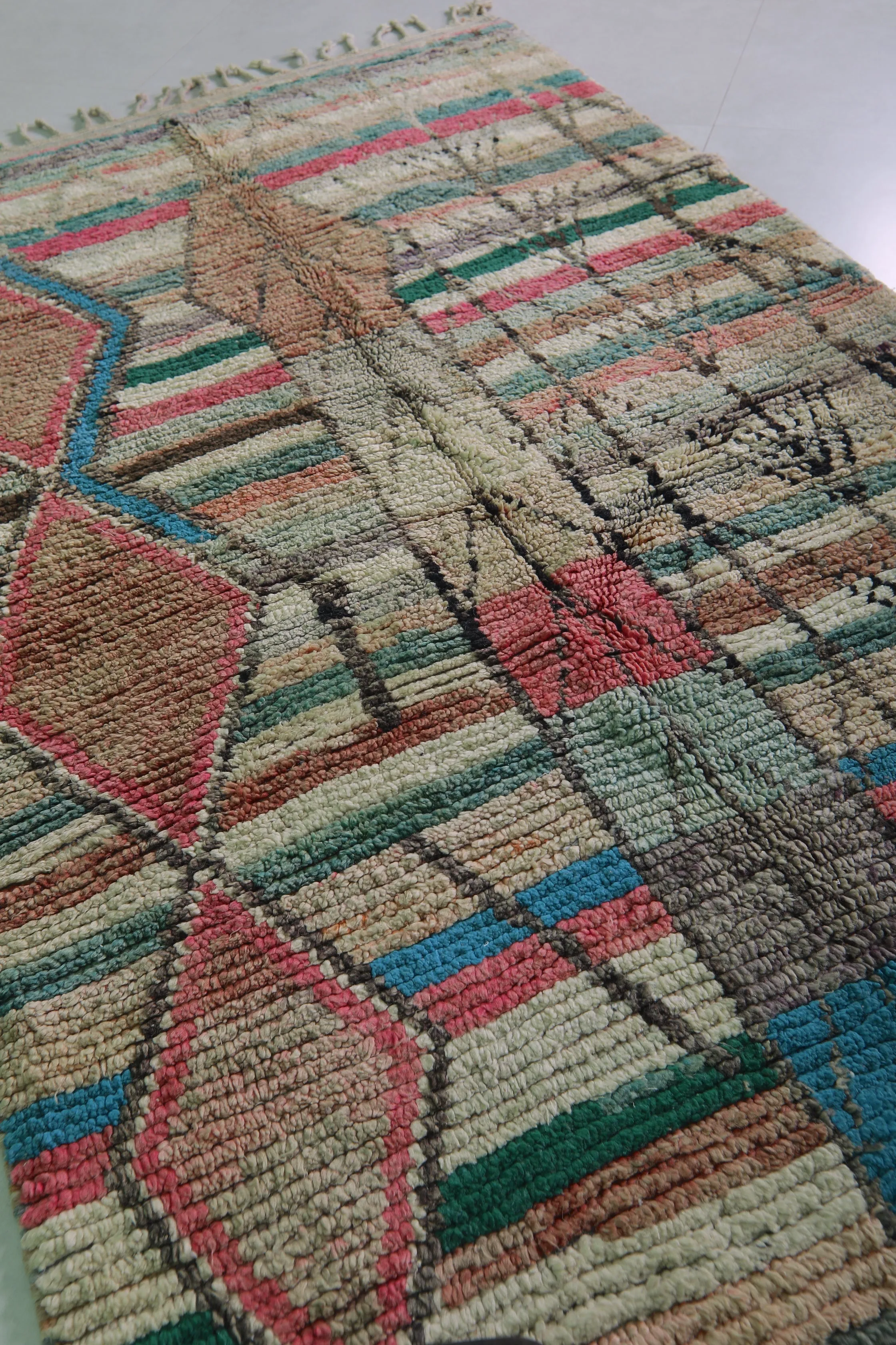 Colorful moroccan contemporary rug 4.9 FT X 8.4 FT