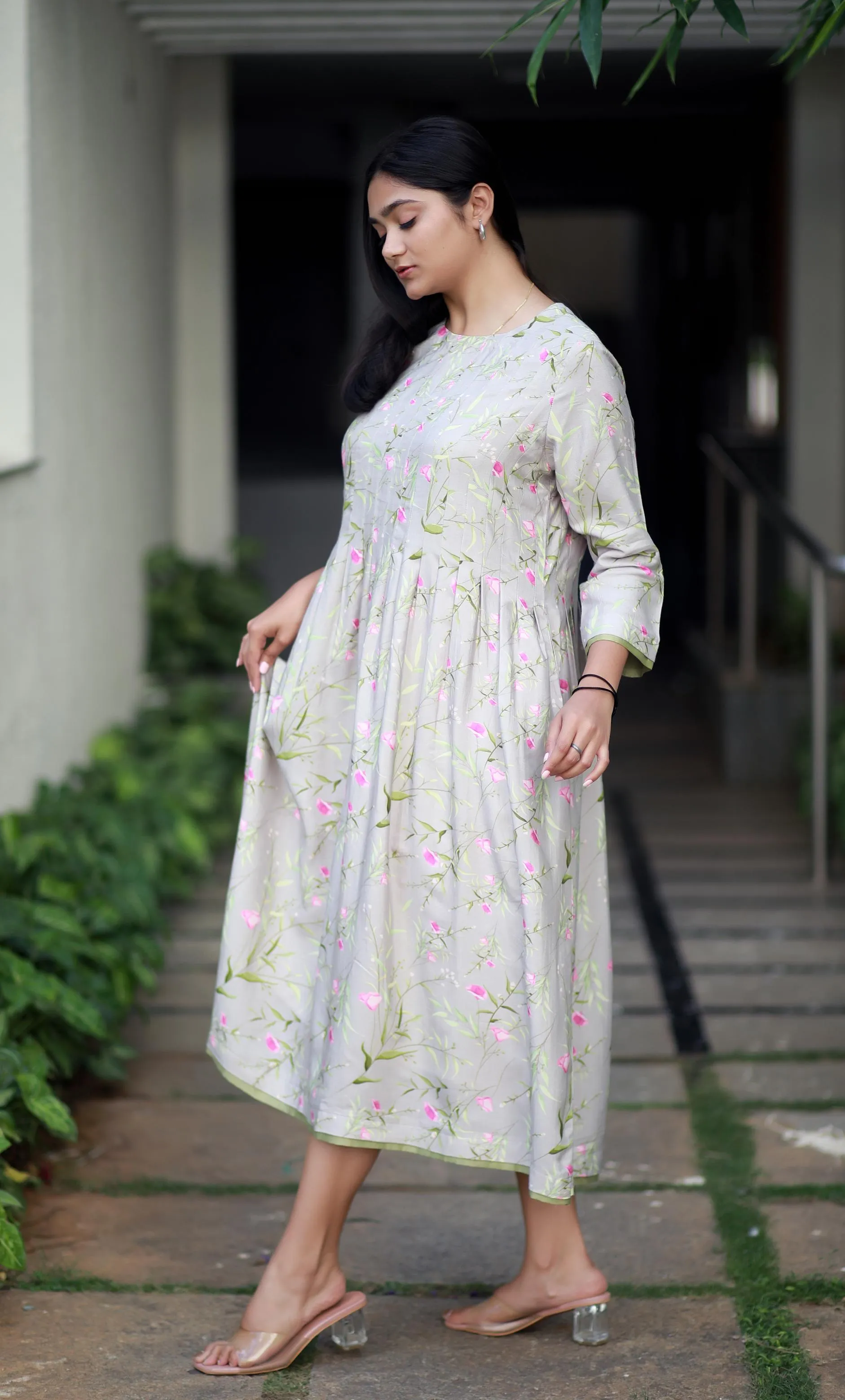 Dainty Dusk Light Grey Staple Silk Kurta With Floral Design Kurta/ Dress