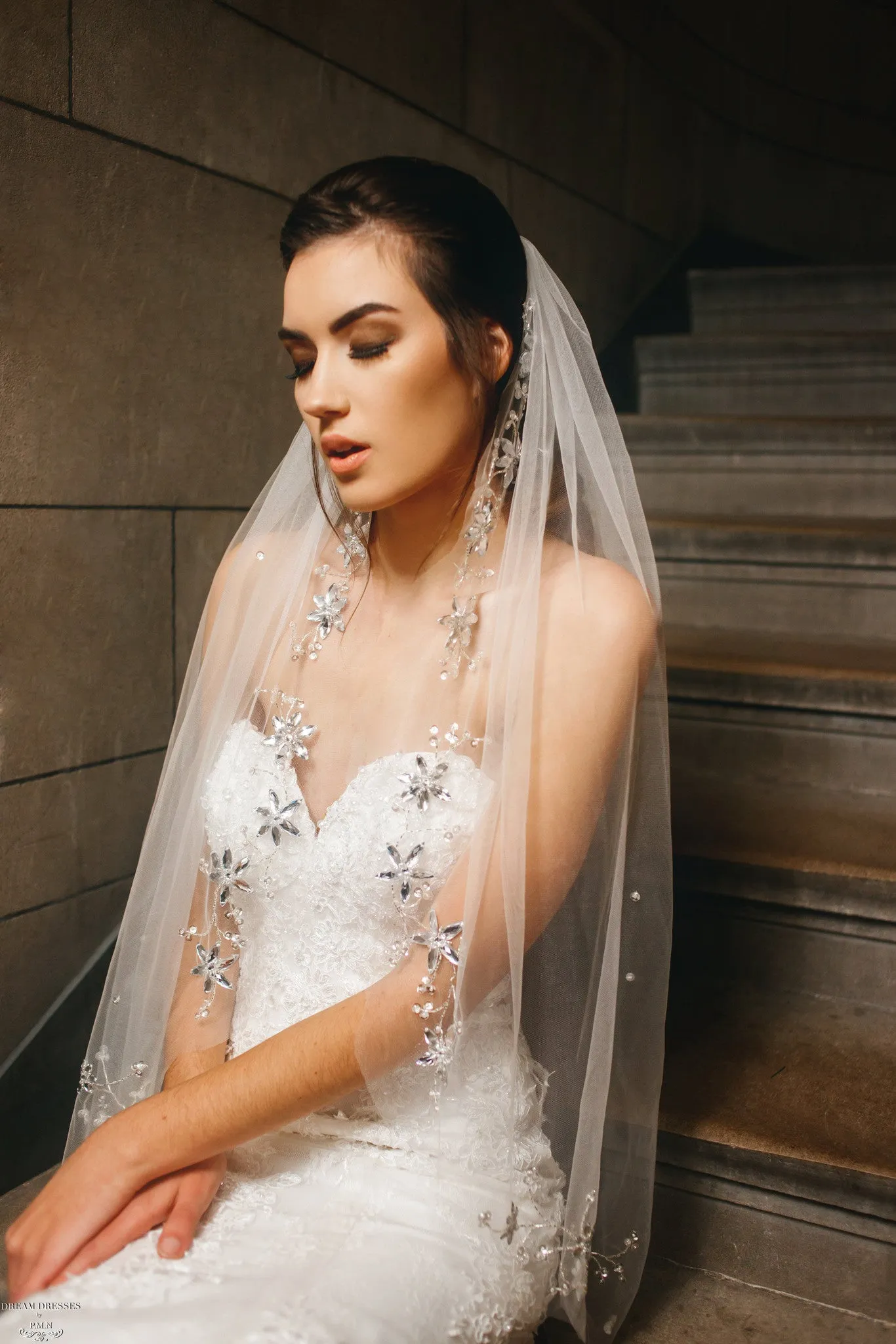 Embellished Fingertip Veil (#Karli)