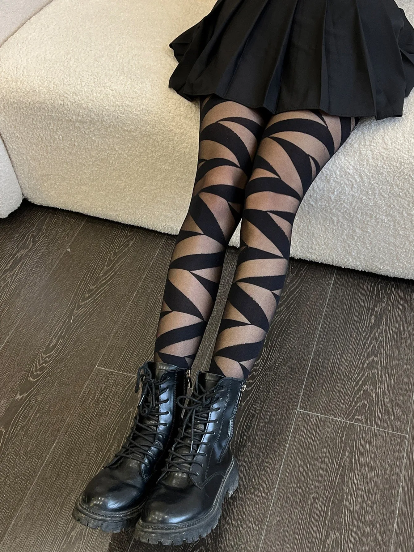 Geometric Pattern Tights - Black