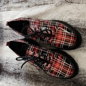 Jessica Simpson Sayze Lug Se Oxford  Retro Red and Black Plaid Platform