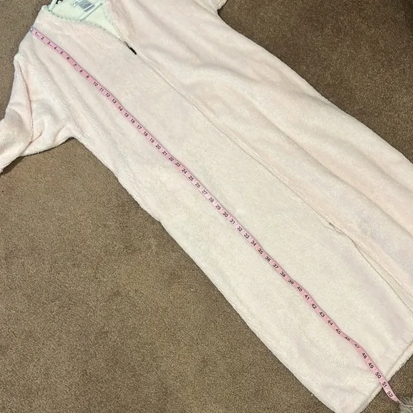 Kay Anna terry cotton, chenille robe. Size M. Full length. Long sleeves.