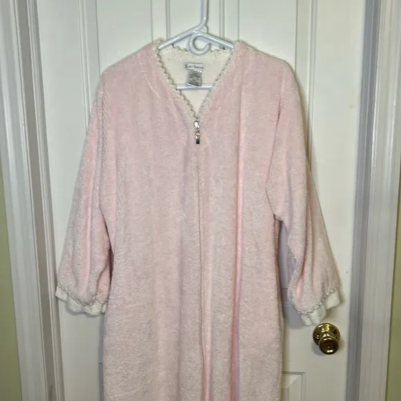 Kay Anna terry cotton, chenille robe. Size M. Full length. Long sleeves.