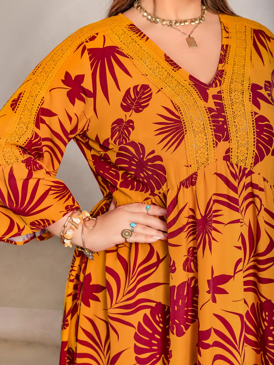 Lace Detail Printed V-Neck Maxi Dress