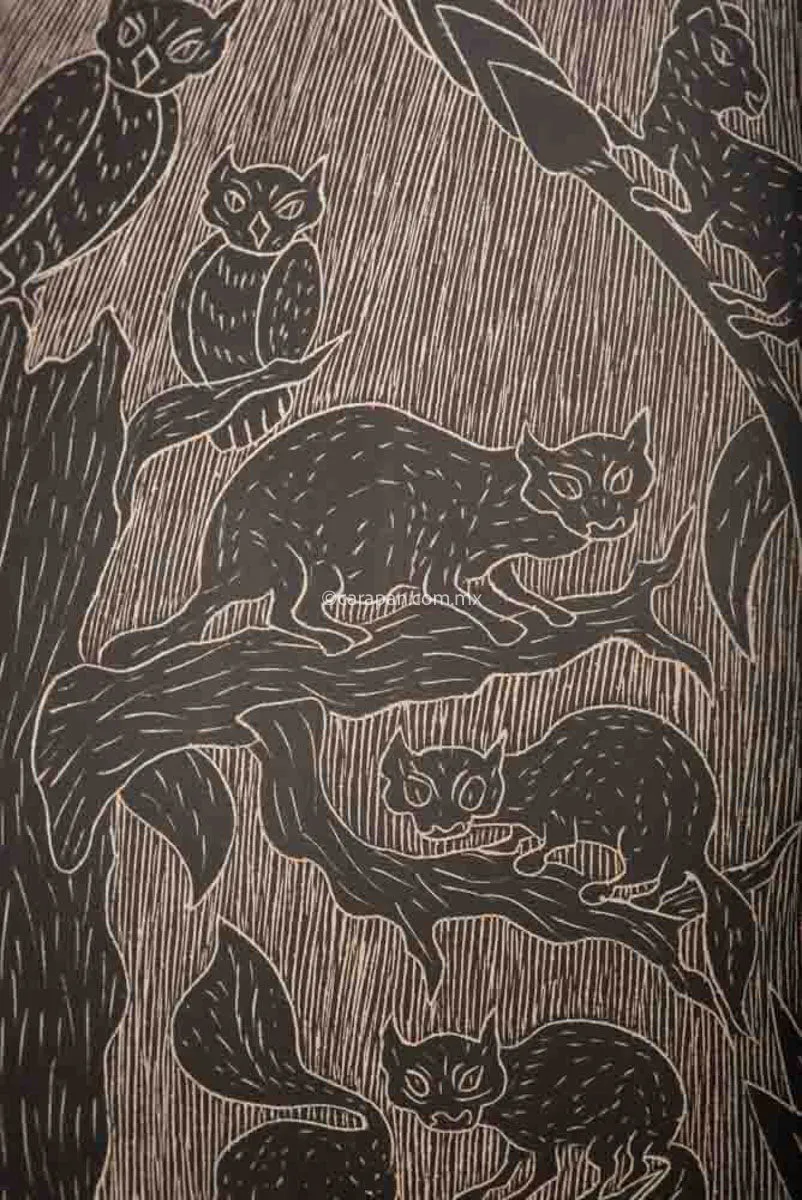 Mata Ortiz Pot With Etched Animals in Black Over Beige