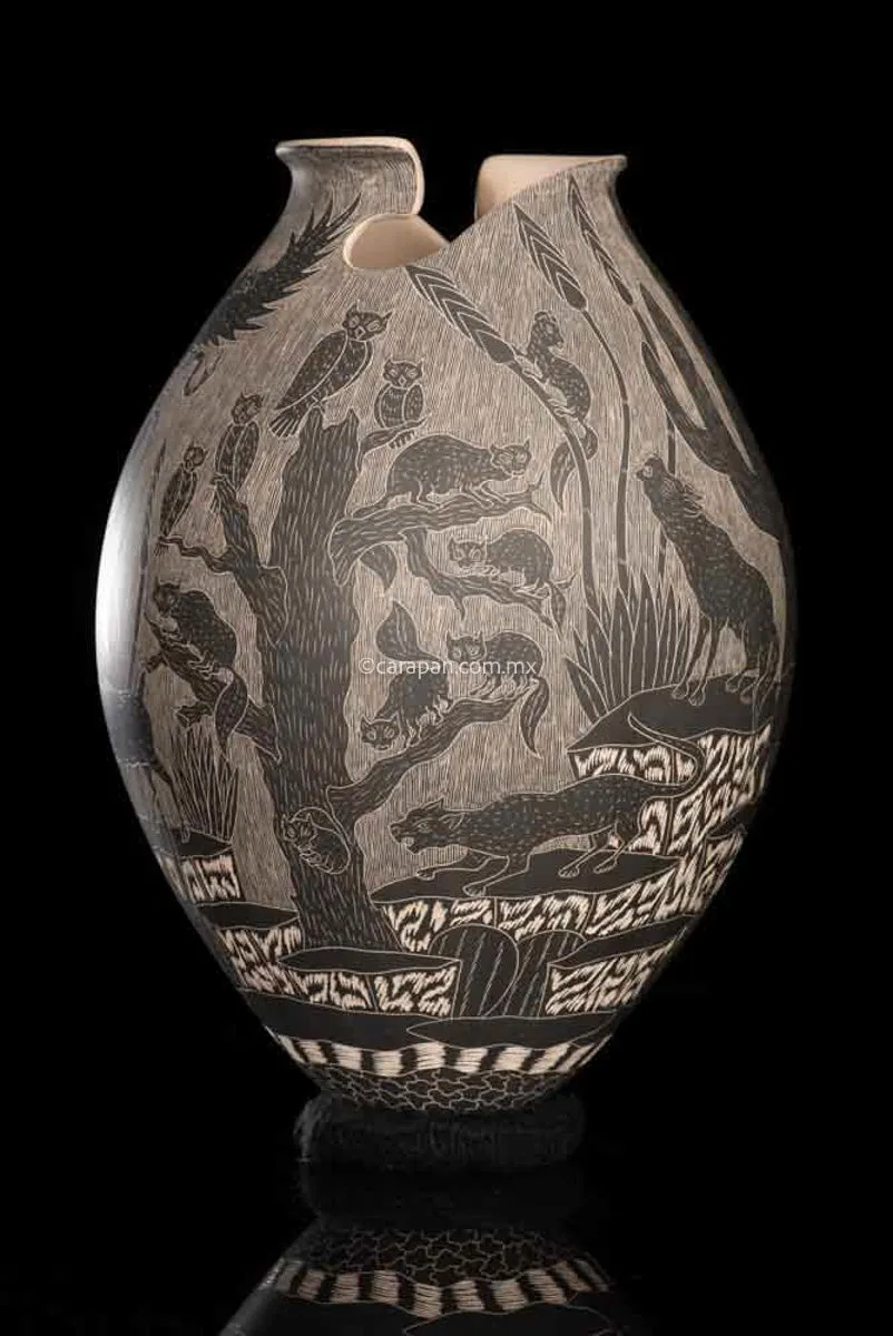 Mata Ortiz Pot With Etched Animals in Black Over Beige