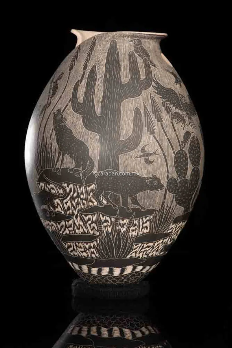 Mata Ortiz Pot With Etched Animals in Black Over Beige