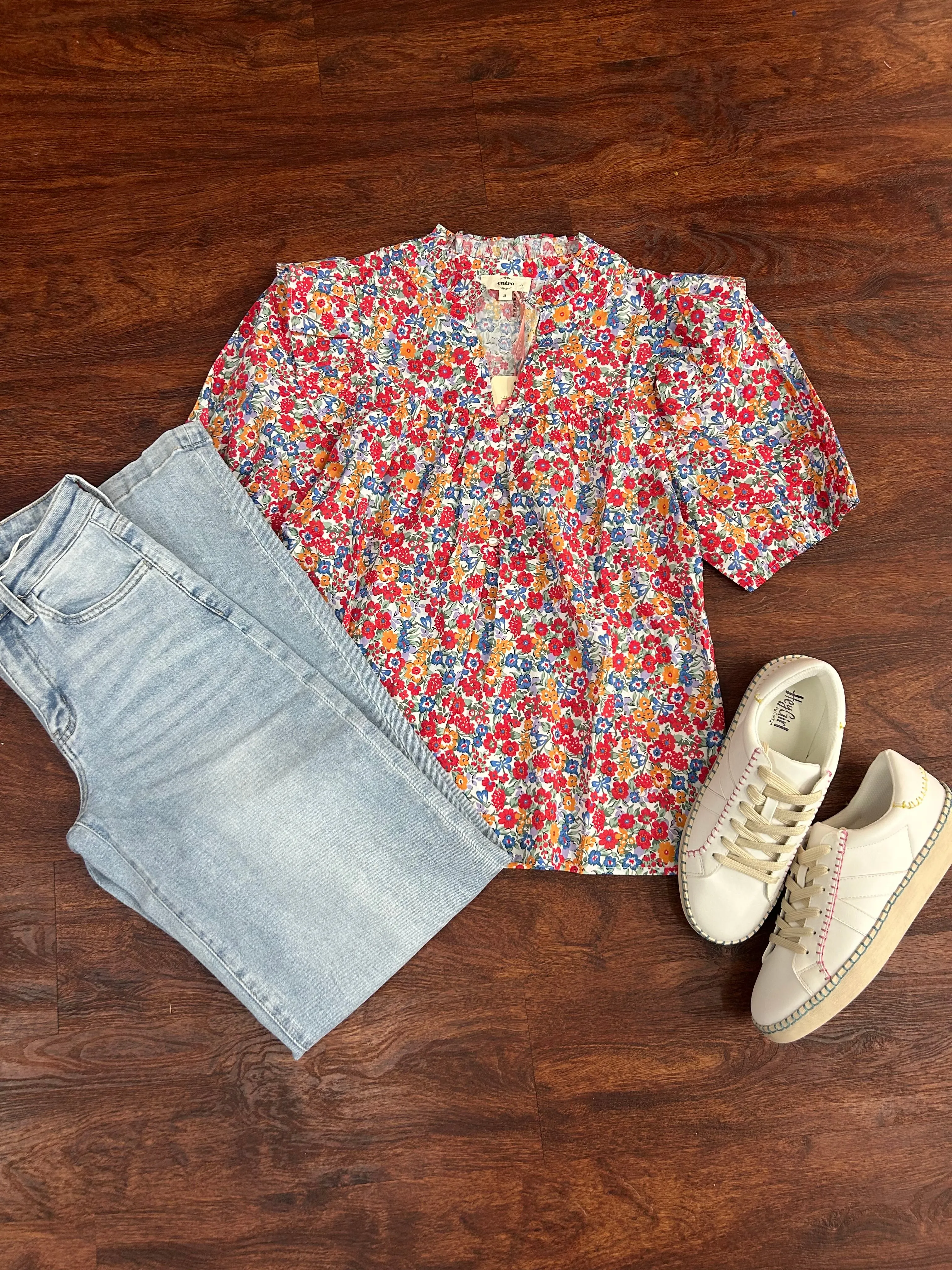 Meadow Breeze Top: Red Mix