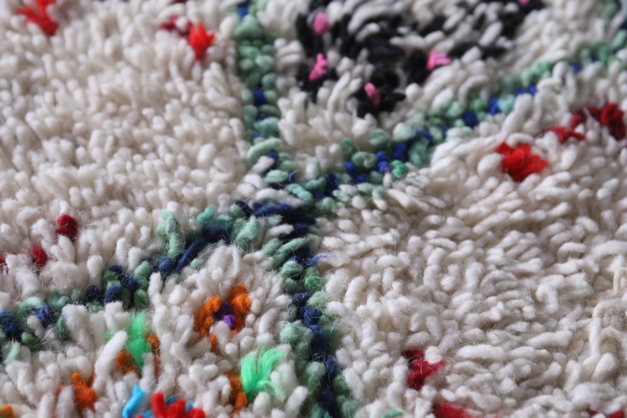 Moroccan Berber Rug - Handwoven 2.4 X 3.3 Feet | Geometric Design
