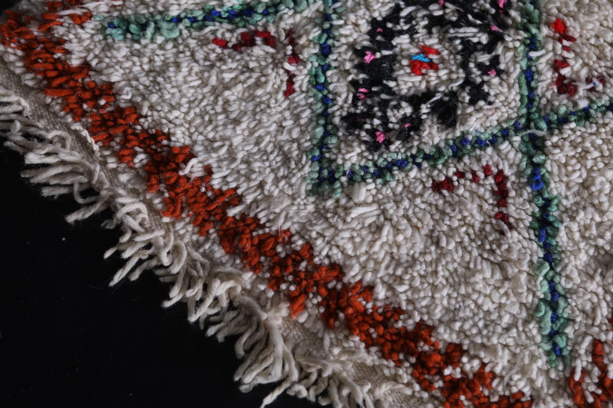 Moroccan Berber Rug - Handwoven 2.4 X 3.3 Feet | Geometric Design