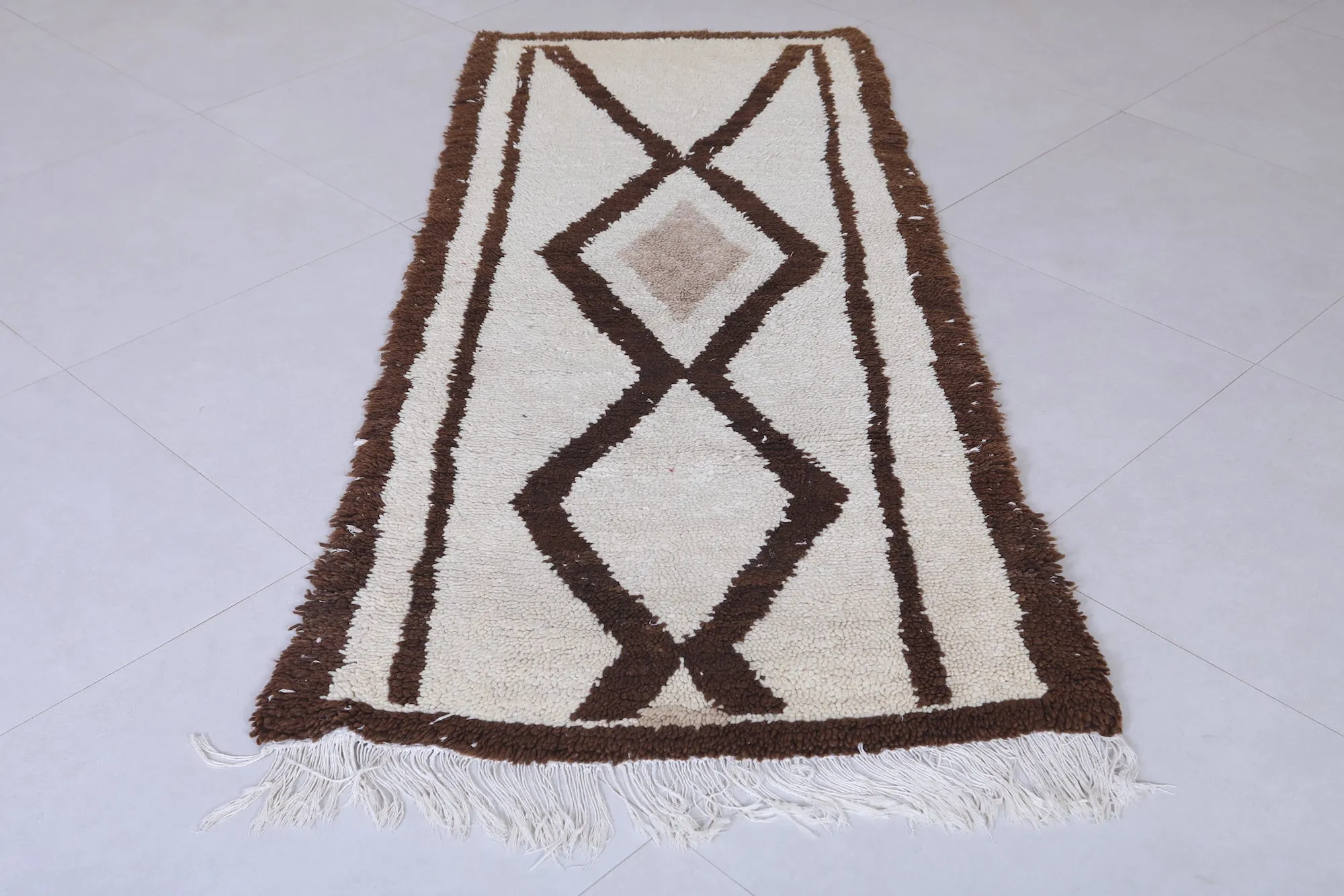 Moroccan Rug - Bold Diamond Pattern 2.6ft x 6.4ft | Handwoven