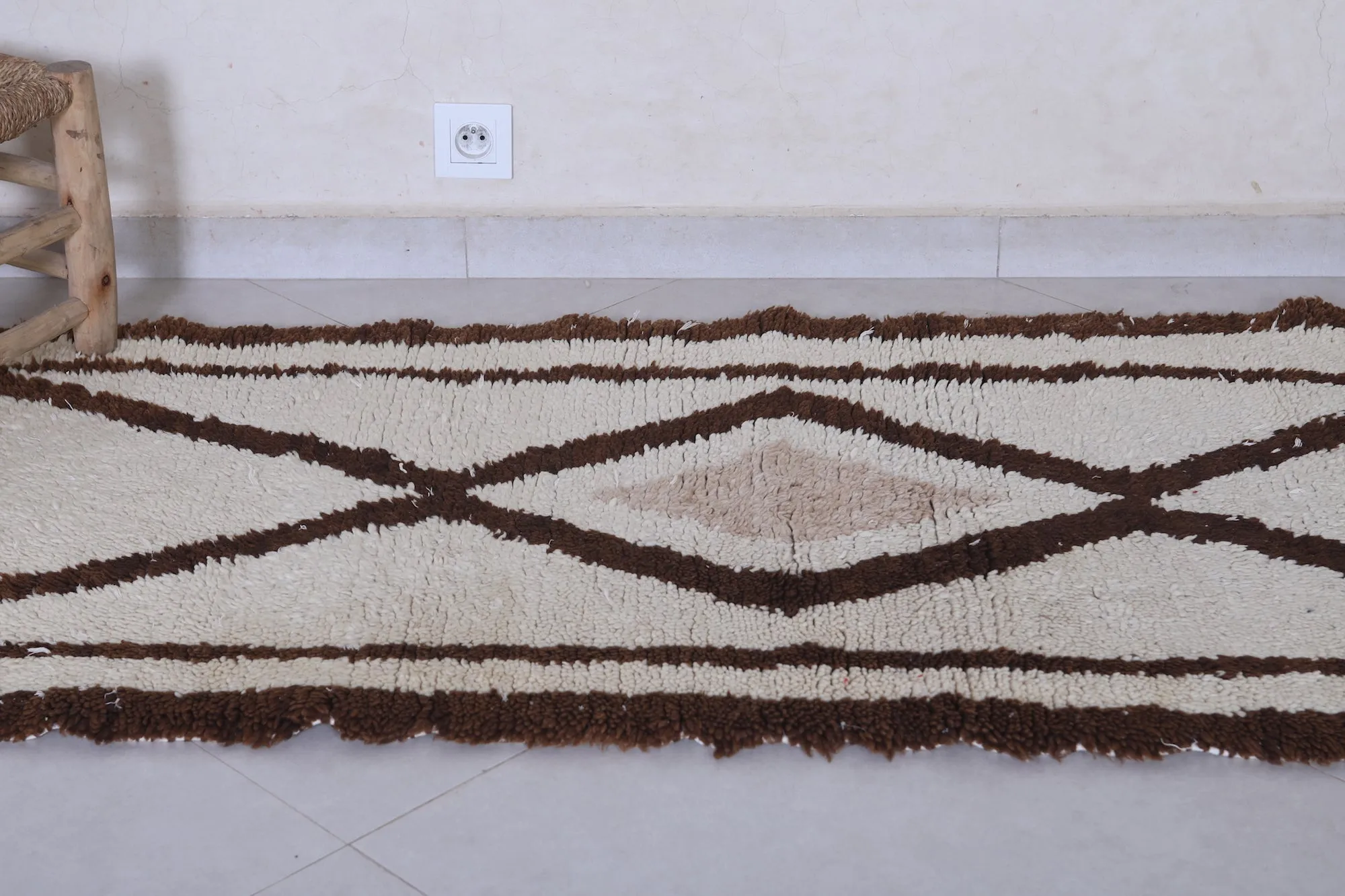 Moroccan Rug - Bold Diamond Pattern 2.6ft x 6.4ft | Handwoven