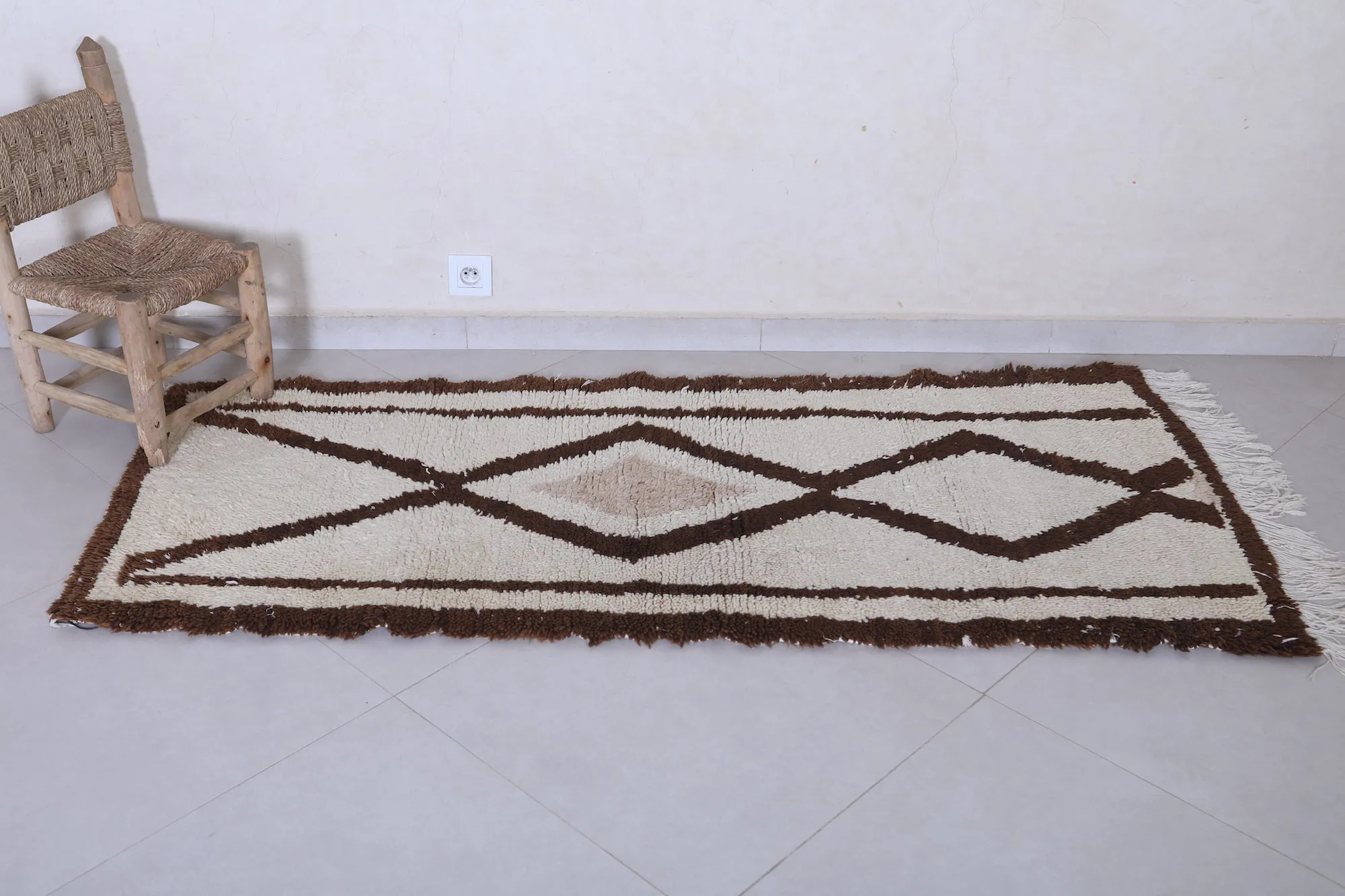 Moroccan Rug - Bold Diamond Pattern 2.6ft x 6.4ft | Handwoven