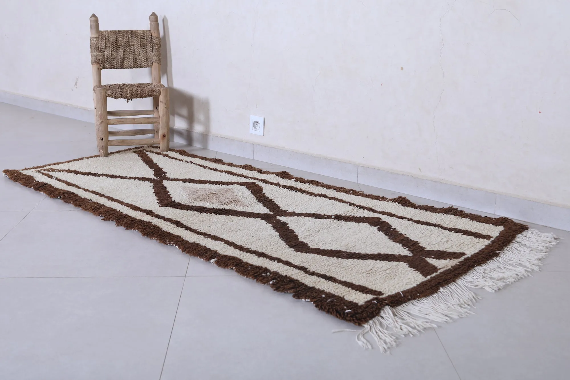 Moroccan Rug - Bold Diamond Pattern 2.6ft x 6.4ft | Handwoven