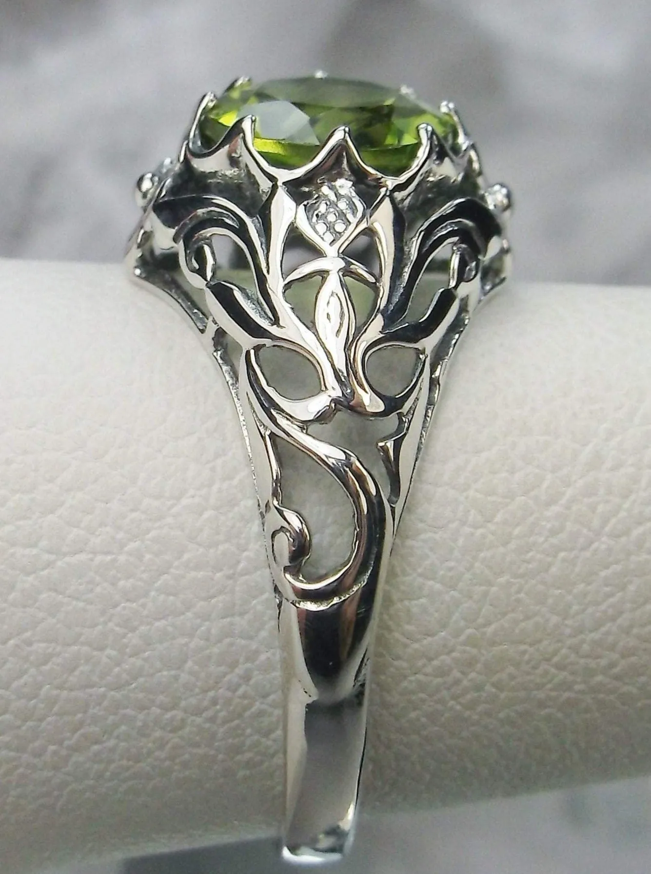 Natural Peridot Ring with Vintage Daisy Filigree Victorian Sterling Jewelry #D66