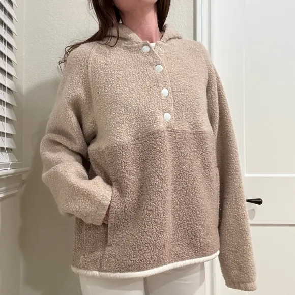 Outdoor Voices MegaFleece Pullover in Oatmeal/Amber colorway Size Small