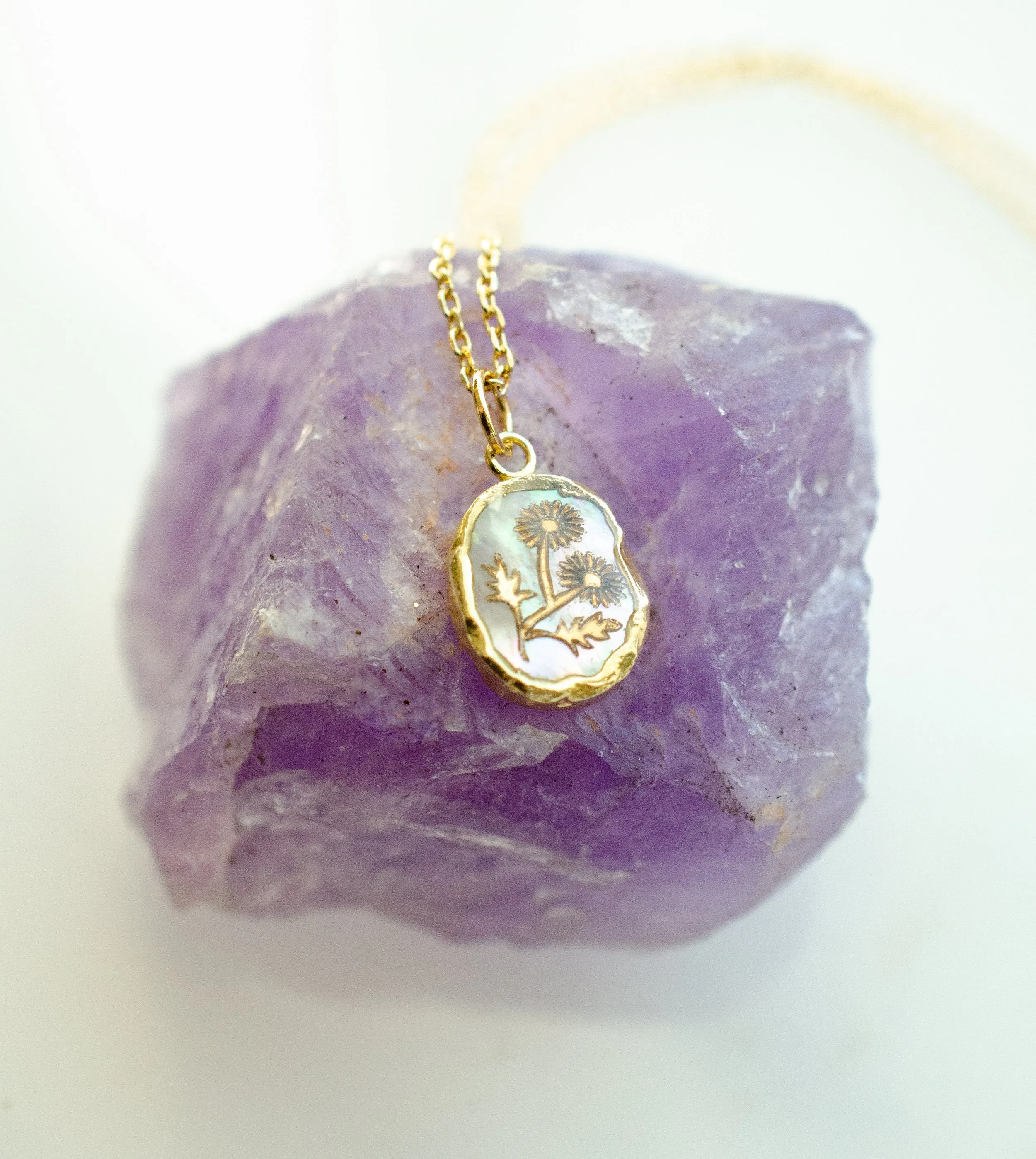 Pearl Flower Necklace, Mother of Pearl Necklace, June Birthstone Necklace, Dainty Pearl Necklace, Laying Pearl Necklace, Gift for friend,
