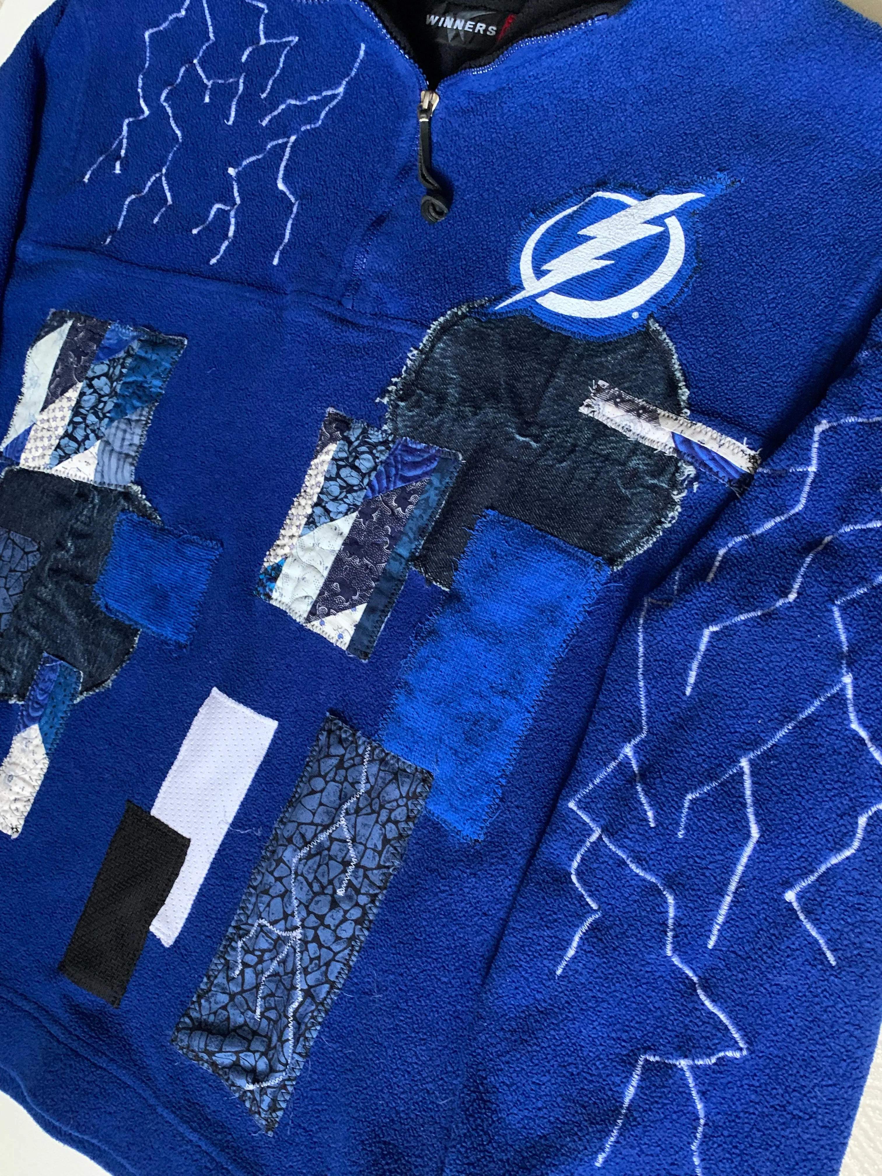 "1 of 1" Tampa Bay Lighting Patch-worked 1/4 Zip Fleece Sweater (L)