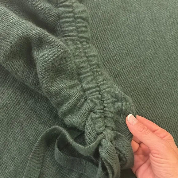 Revolve Joie Wool/Cashmere Sweater Sz M - Hunter Green
