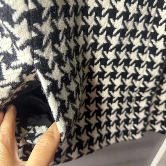 Talbots plus size  Black white houndstooth classic cozy wool zip up coat size 16