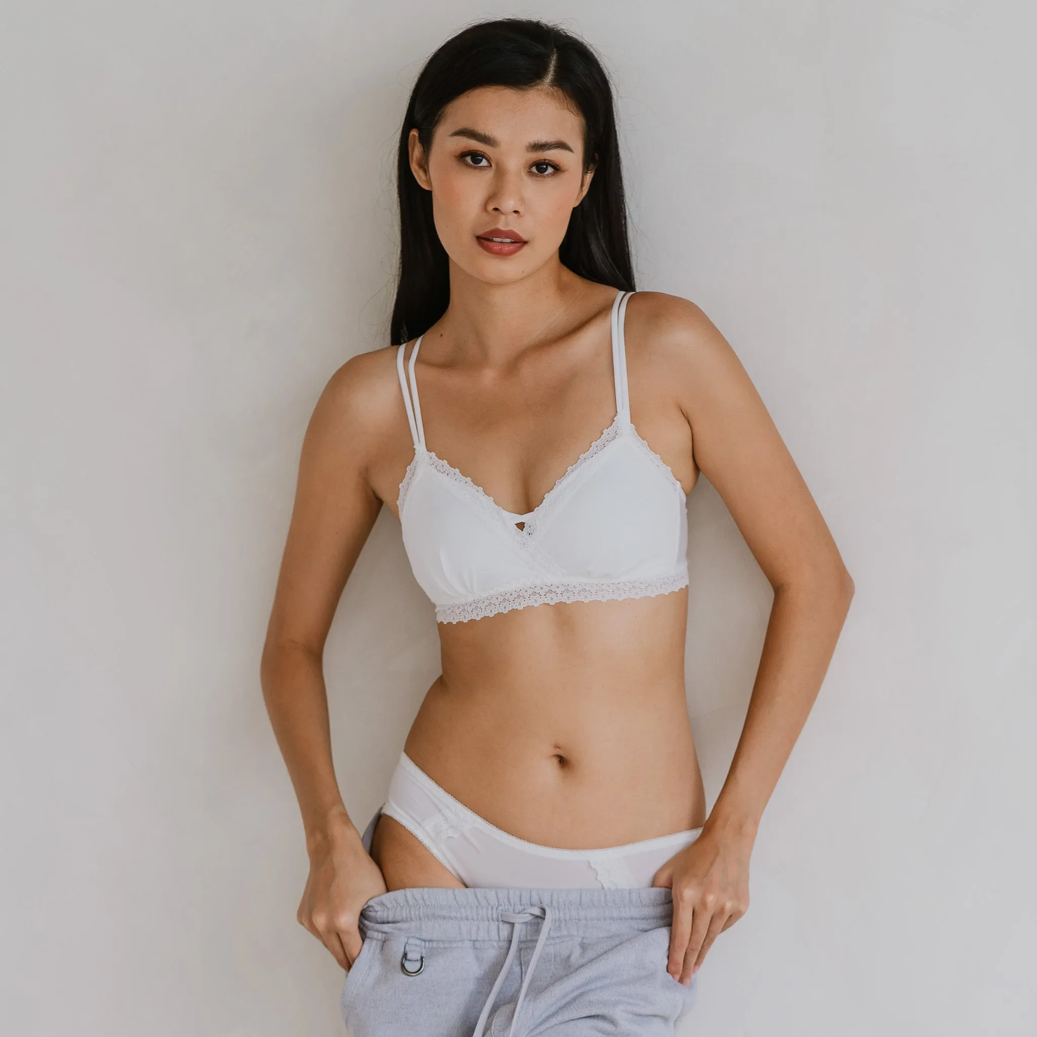 The Silky Smooth! Lace Trim Lightly-Lined Wireless Bra in Mochi Crepe