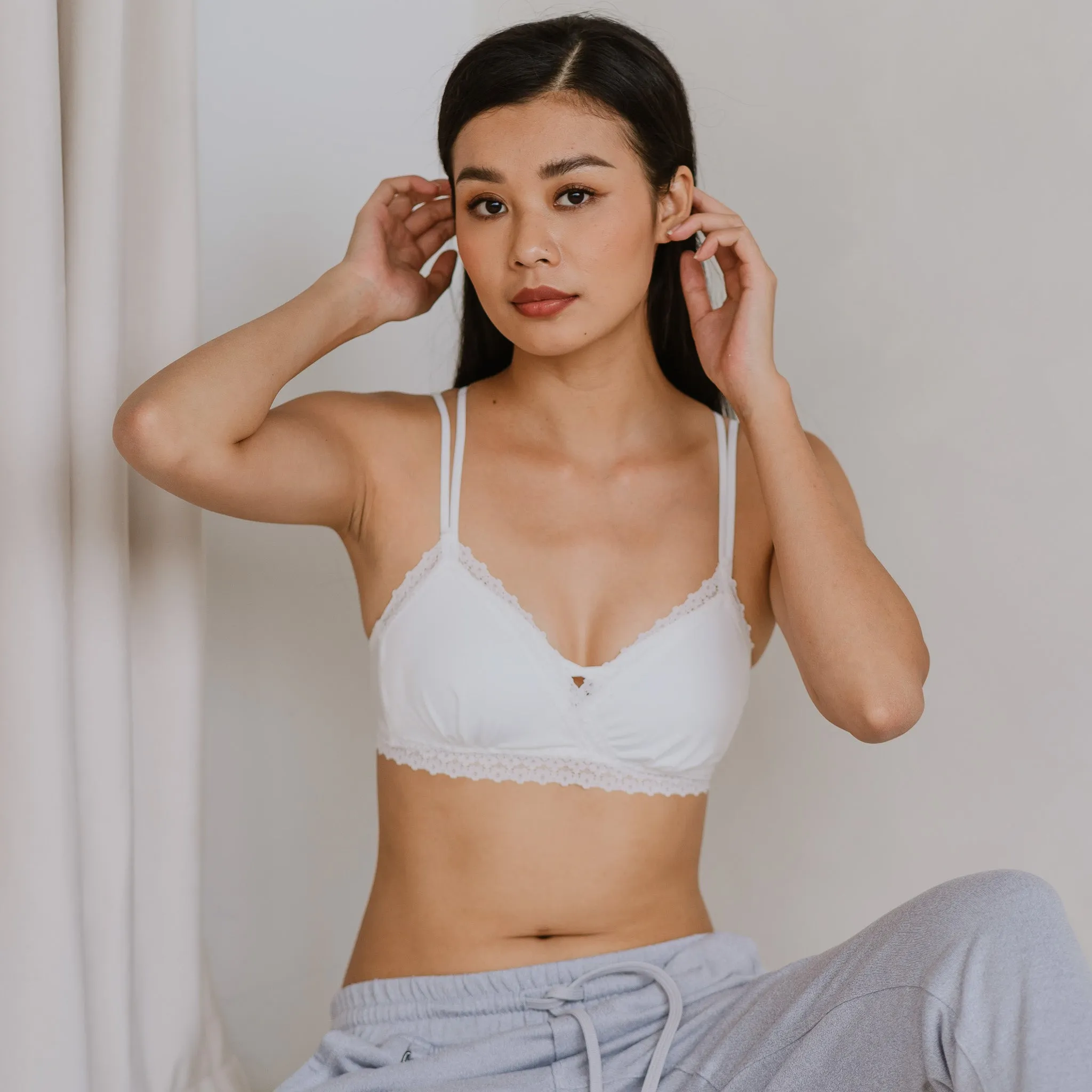 The Silky Smooth! Lace Trim Lightly-Lined Wireless Bra in Mochi Crepe