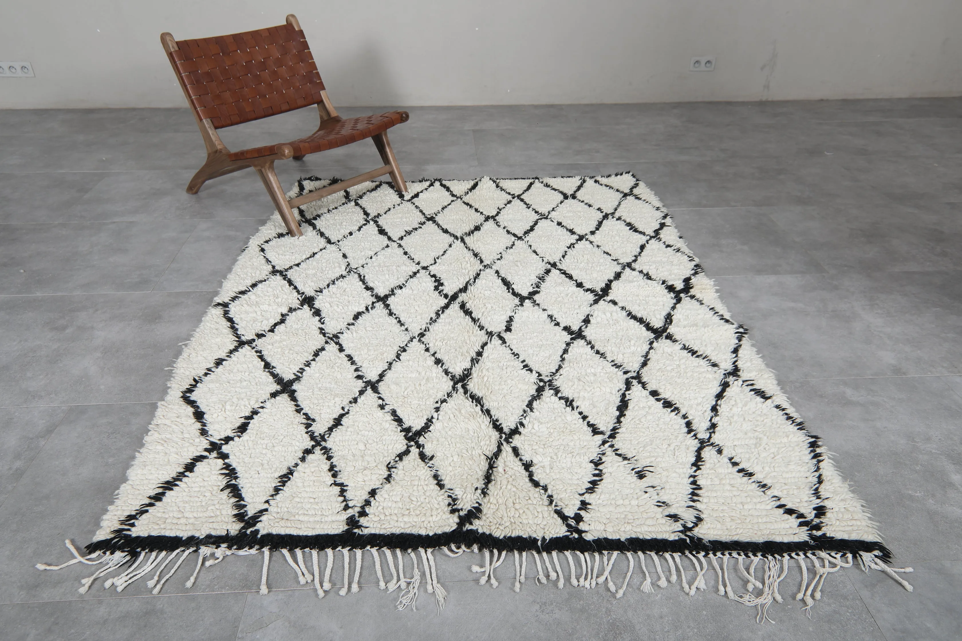 Trellis Beni Ourain Rug 5.5 x 6.8 Feet - Authentic Moroccan Wool Rug