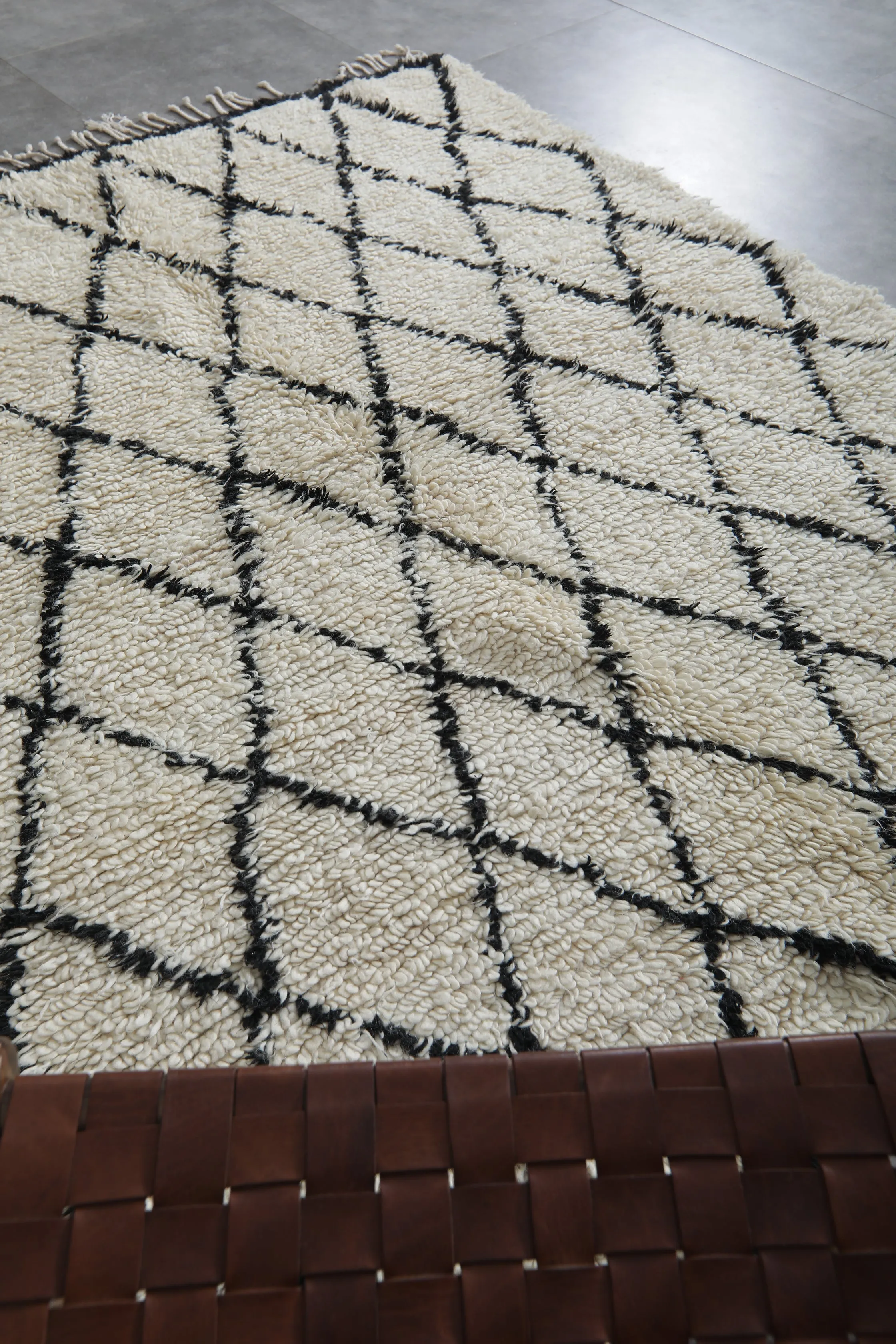 Trellis Beni Ourain Rug 5.5 x 6.8 Feet - Authentic Moroccan Wool Rug
