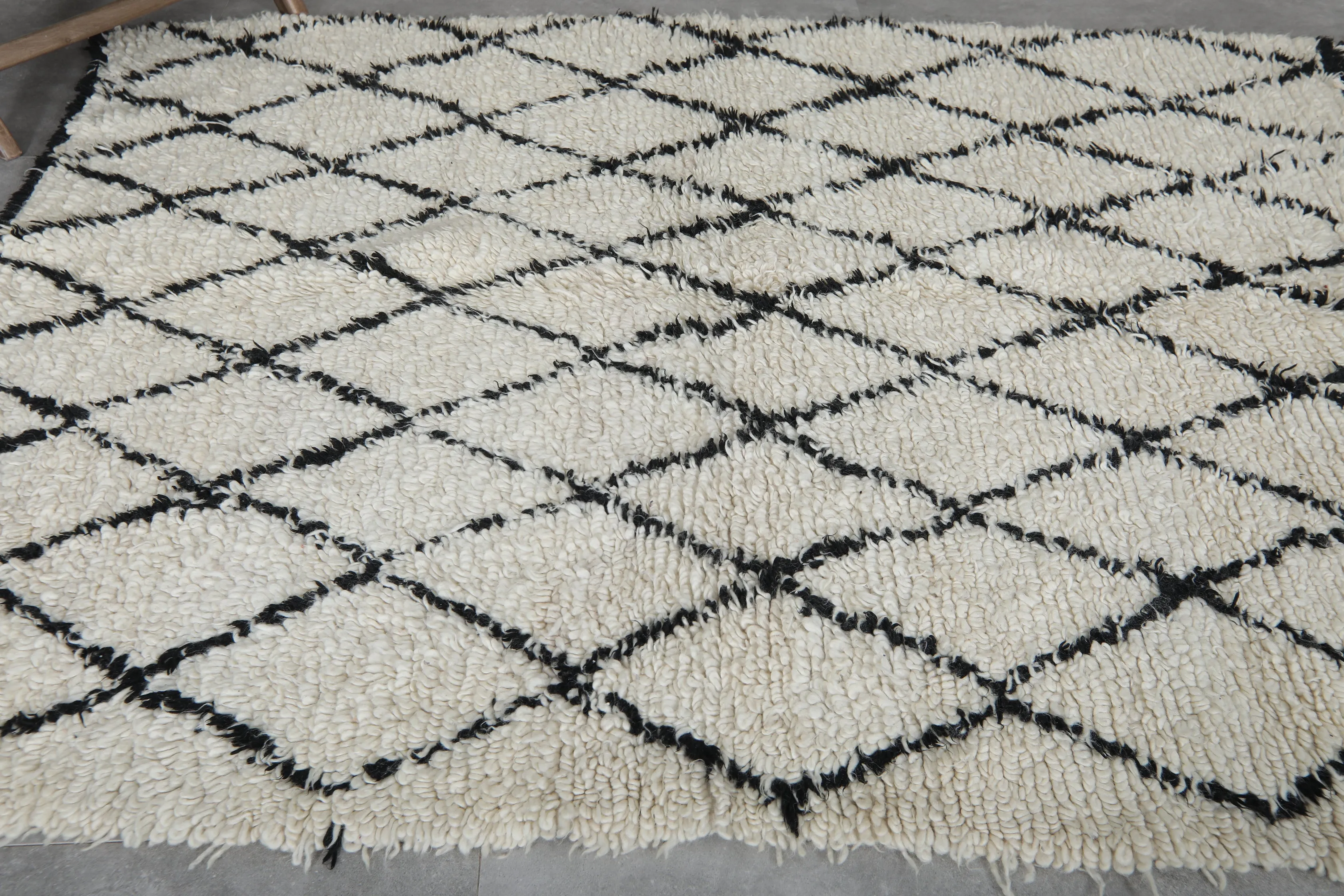 Trellis Beni Ourain Rug 5.5 x 6.8 Feet - Authentic Moroccan Wool Rug