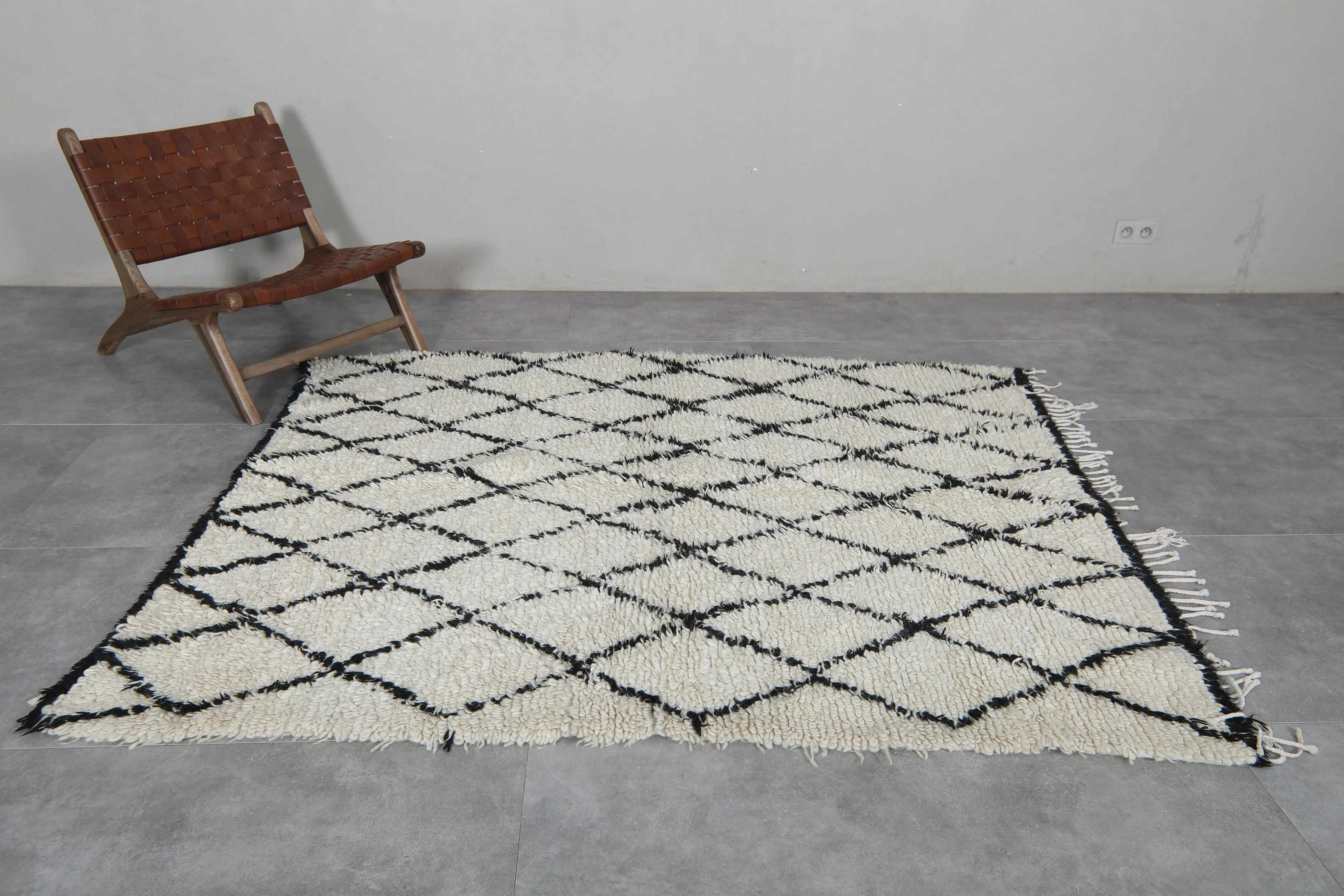 Trellis Beni Ourain Rug 5.5 x 6.8 Feet - Authentic Moroccan Wool Rug