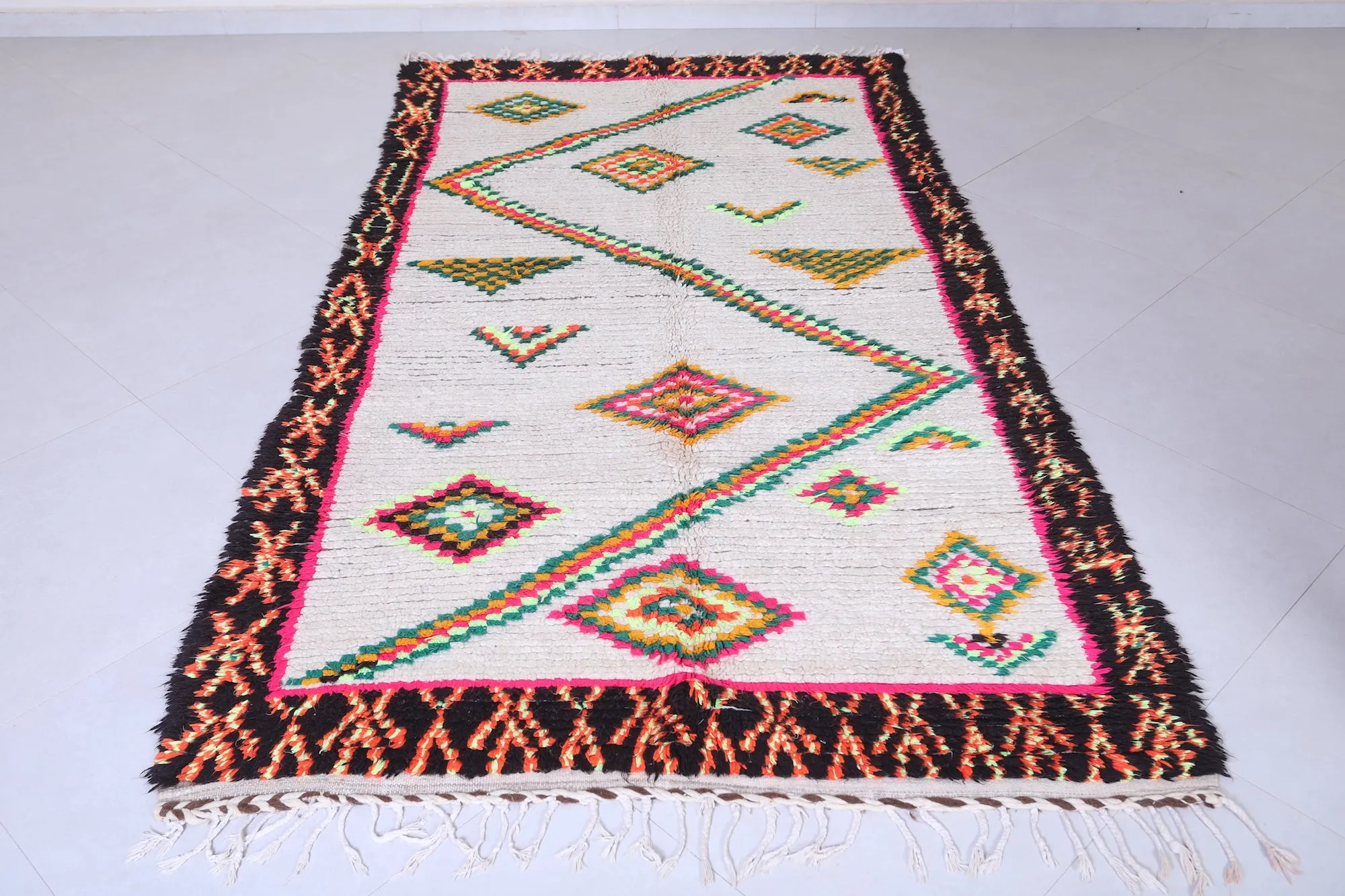 Vintage Moroccan Azilal Rug - Handwoven 4.6 X 8.6 Feet