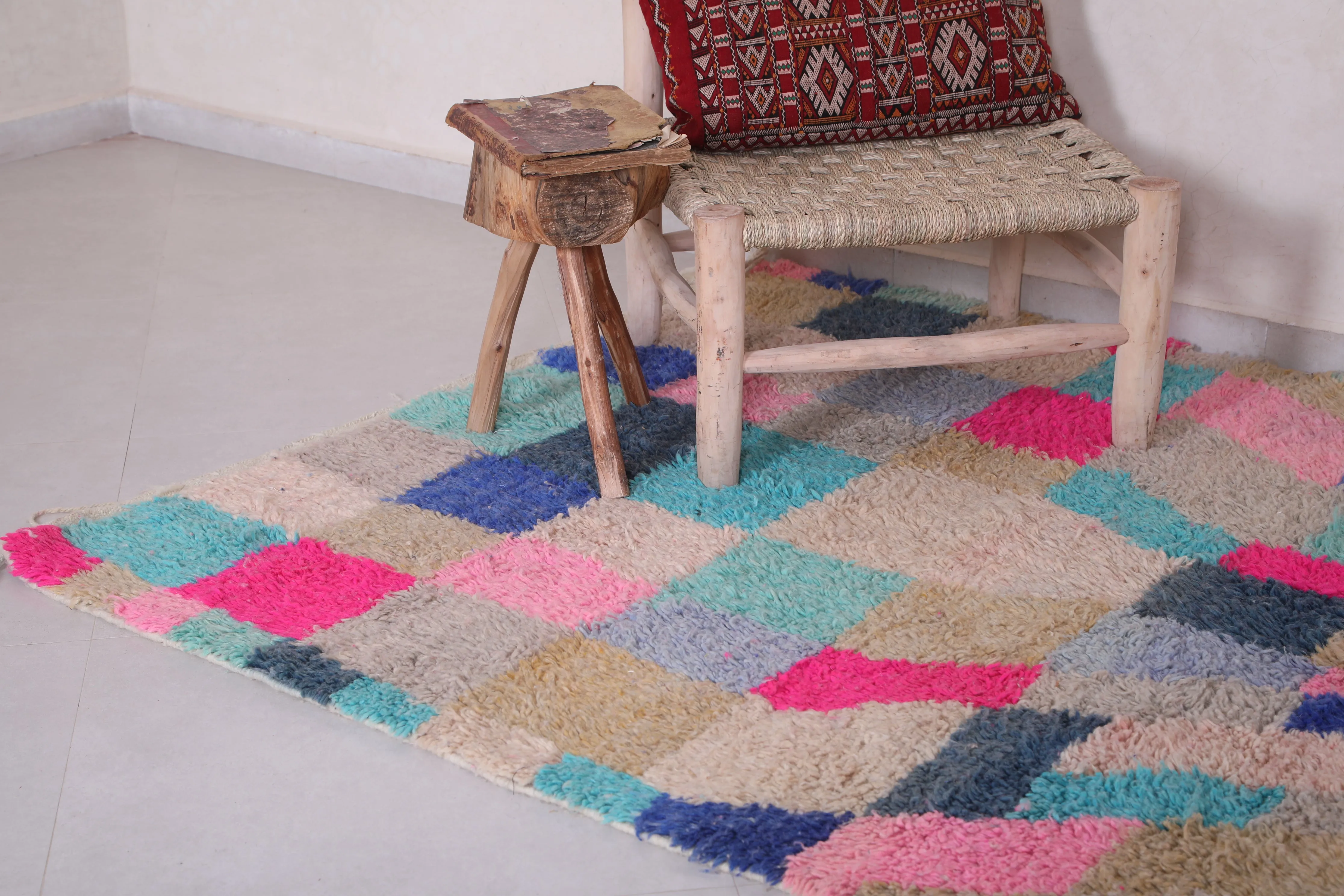 Vintage Moroccan Contemporary Rug - Handmade Wool | 4.8 x 8.2 FT