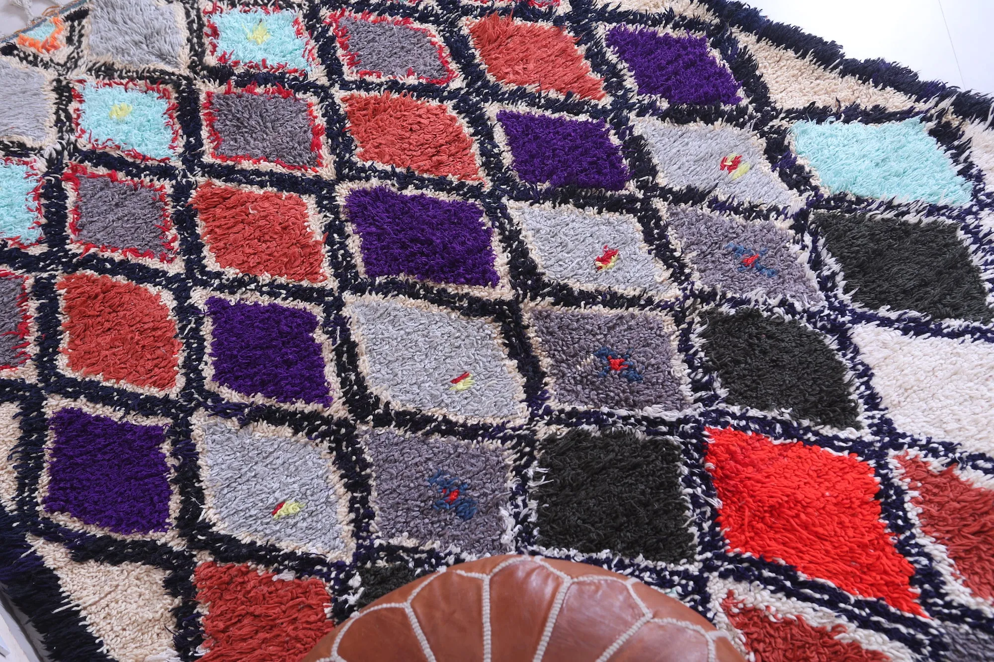 Vintage Moroccan Rug - Handwoven 5.3 X 8.3 Feet | Bold Geometric Design