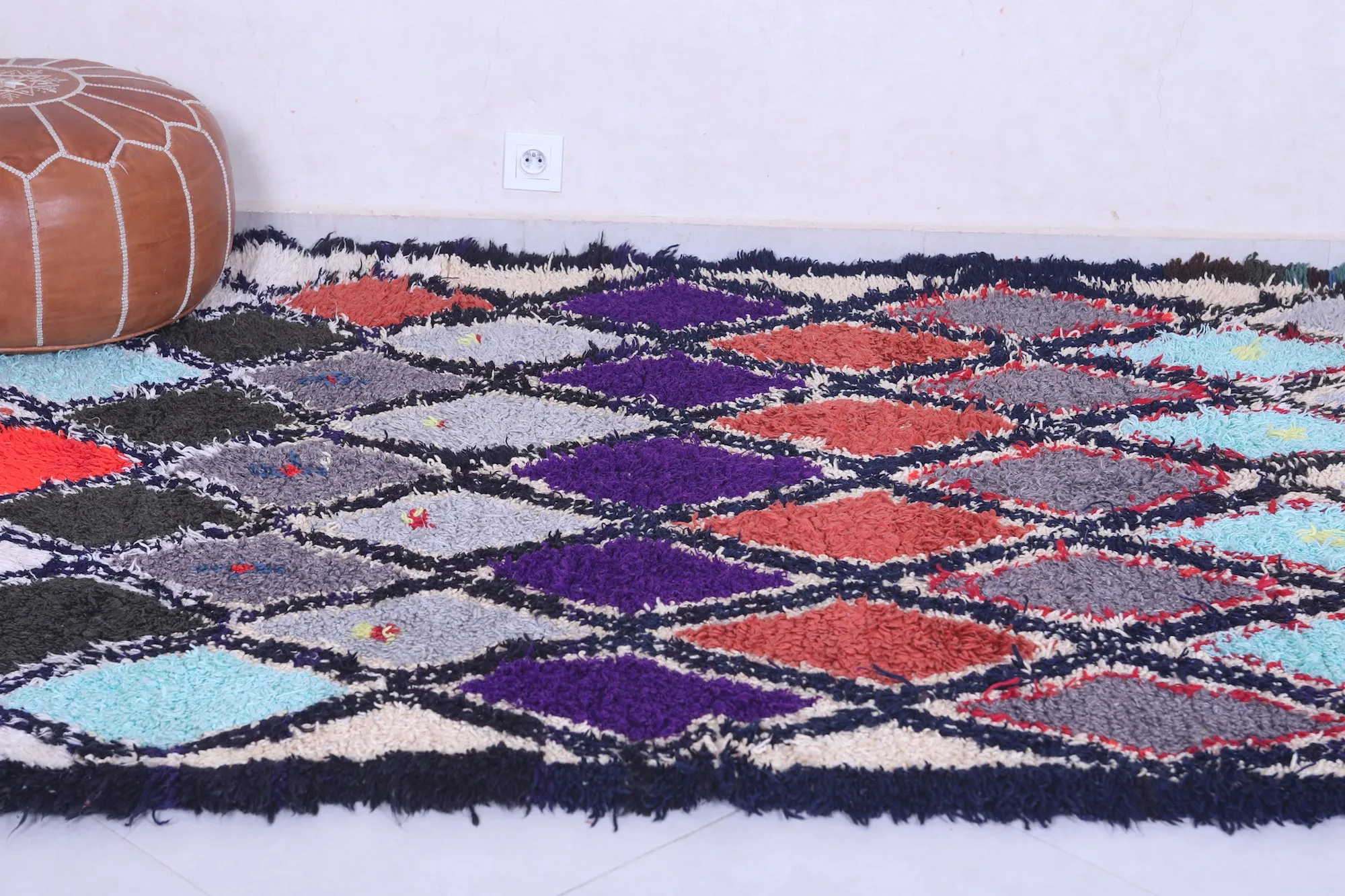 Vintage Moroccan Rug - Handwoven 5.3 X 8.3 Feet | Bold Geometric Design